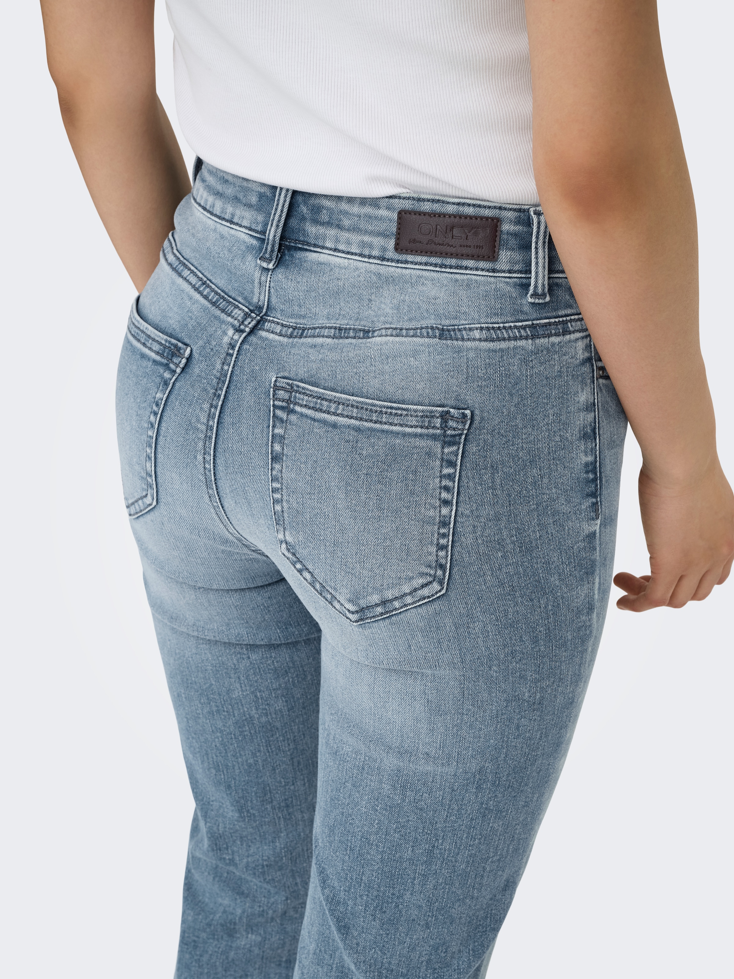 ONLY Bootcut-Jeans »ONLBLUSH MID WAIST FLARED DNM BOX«