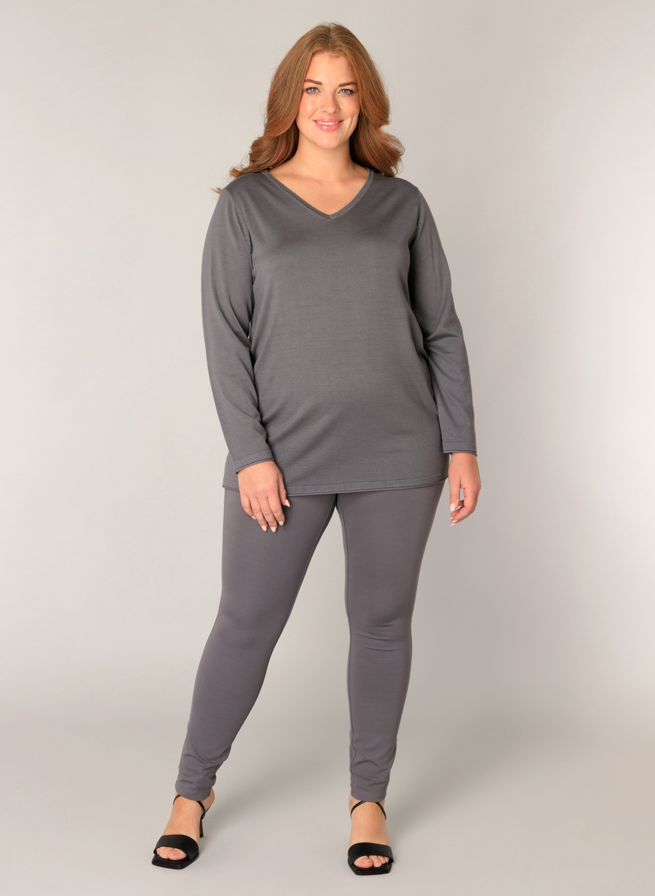 Base Level Curvy V-Ausschnitt-Pullover »Anine«, Pullover in weicher und formstabiler Qualität