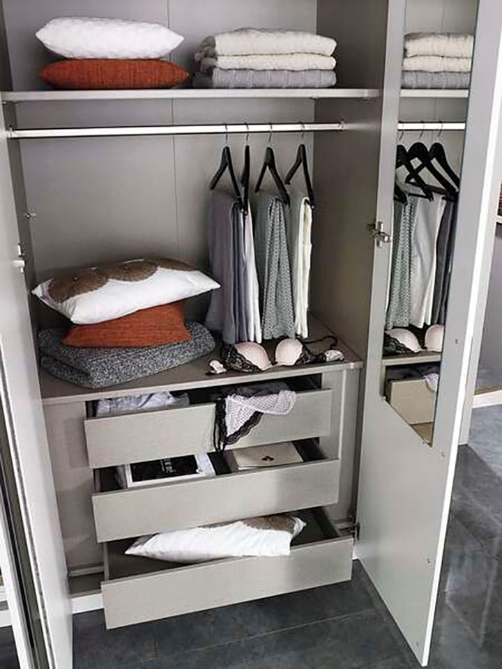 rauch Drehtürenschrank »Kleiderschrank Schrank Garderobe Wäscheschrank MONTCLAR« in den Breiten 204/254/304 cm, inkl. SOFT-CLOSE-FUNKTION,  Passepartout optional mit Beleuchtung, inkl. Zubehör MADE IN GERMANY