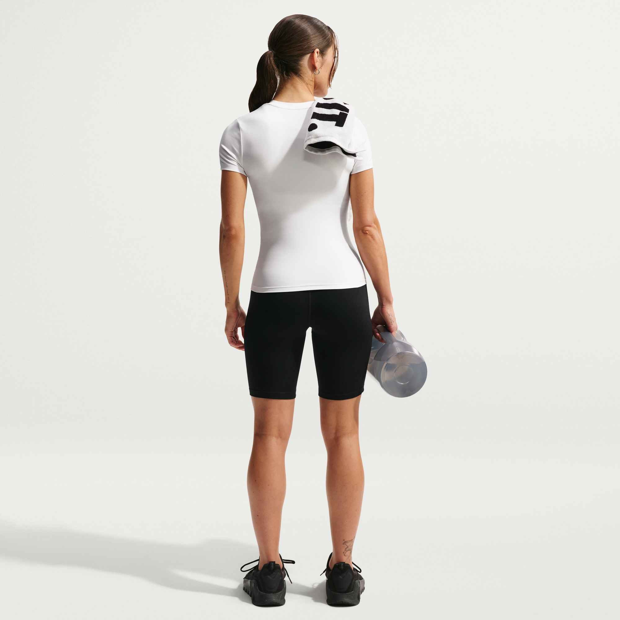 Nike Funktionsshirt »W NK ONE FITTED SS TOP« atmungsaktiv, Kurzarm, mit Rundhalsausschnitt, schnell trocknend
