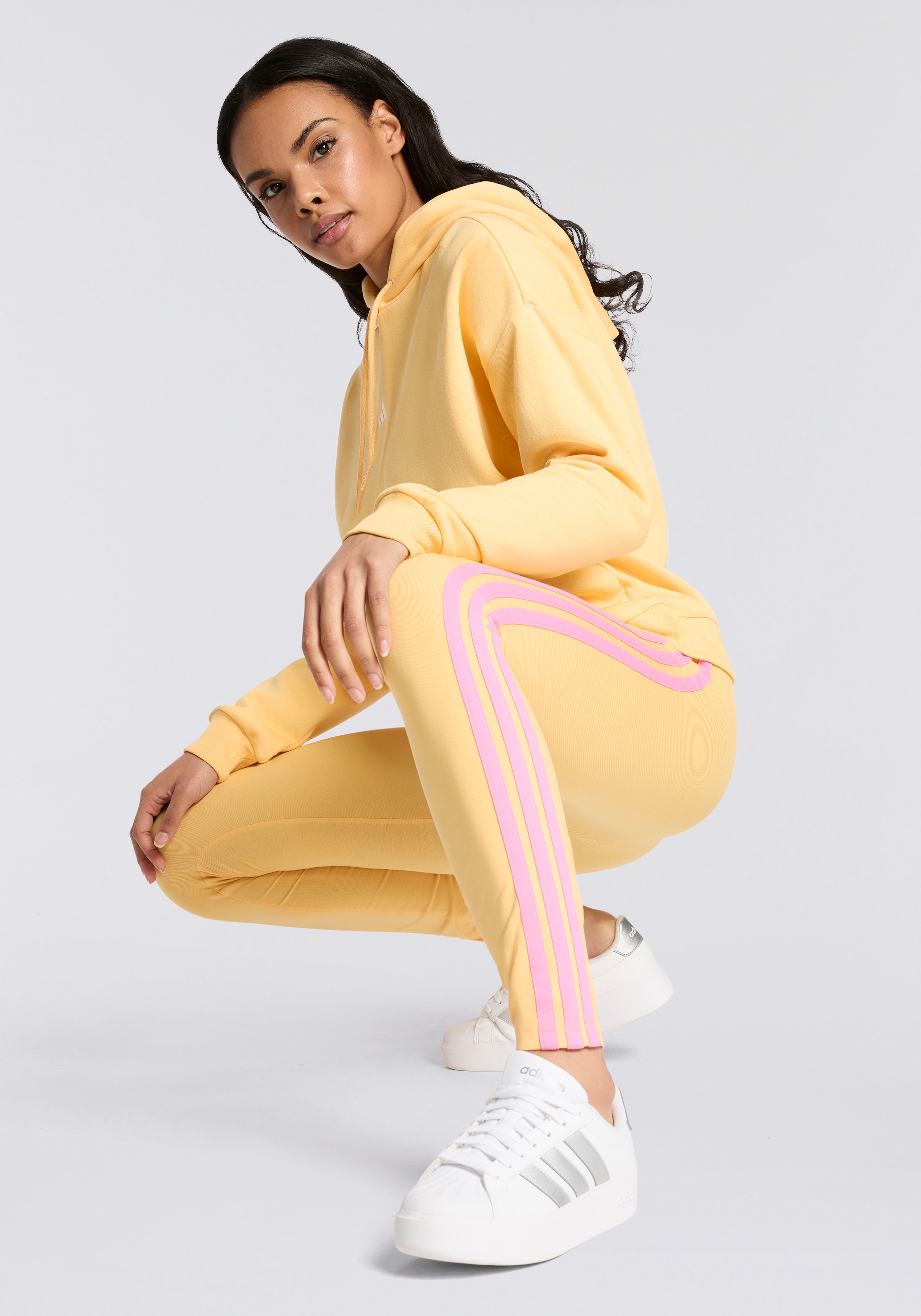 adidas Sportswear Kapuzensweatshirt »ESSENTIALS SMALL LOGO FEEL COZY HOODIE«

