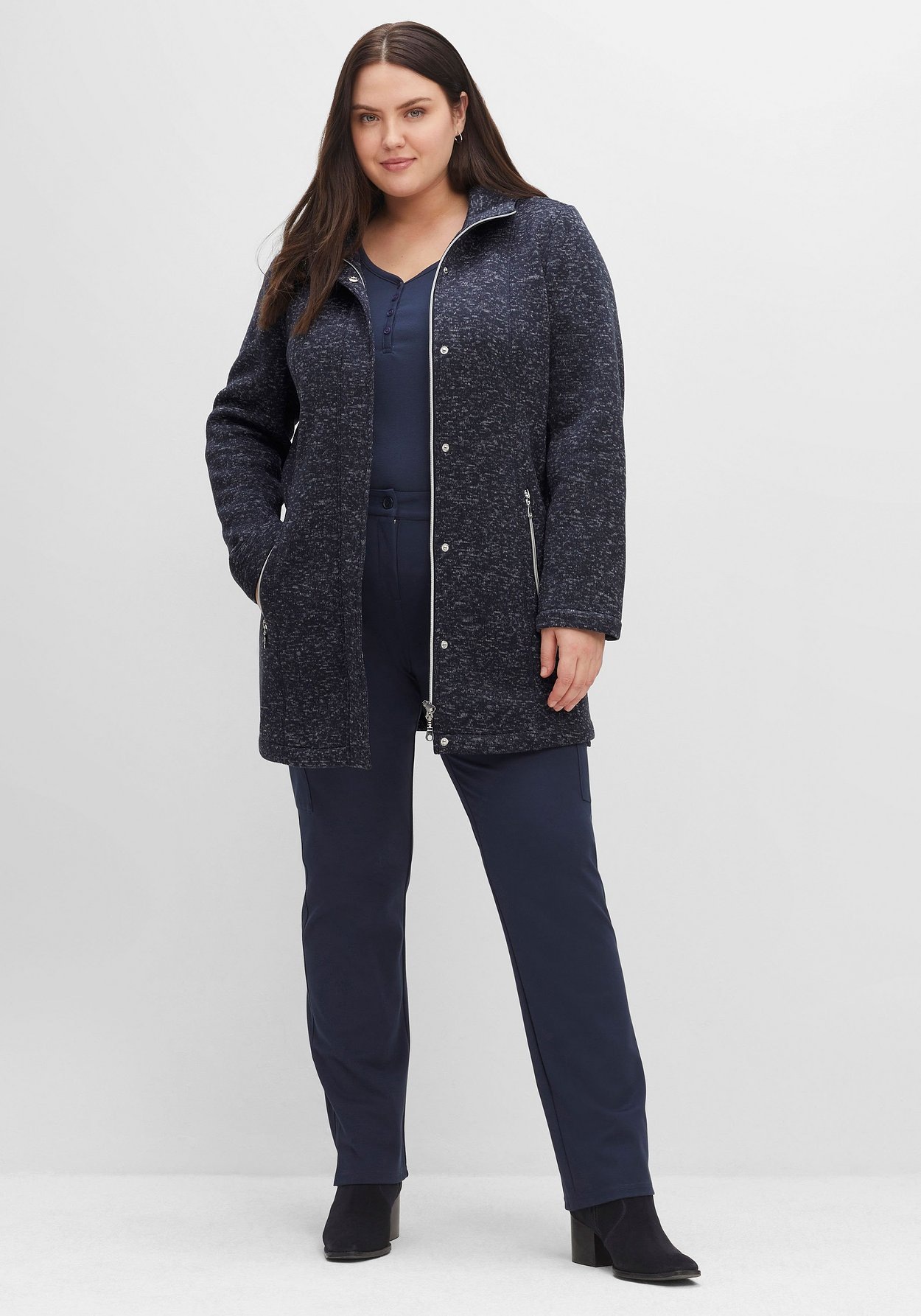 Sheego Fleecejacke »Kapuzenjacke in melierter Optik, wärmender Strickfleece«, mit Kapuze, in melierter Optik, wärmender Strickfleece