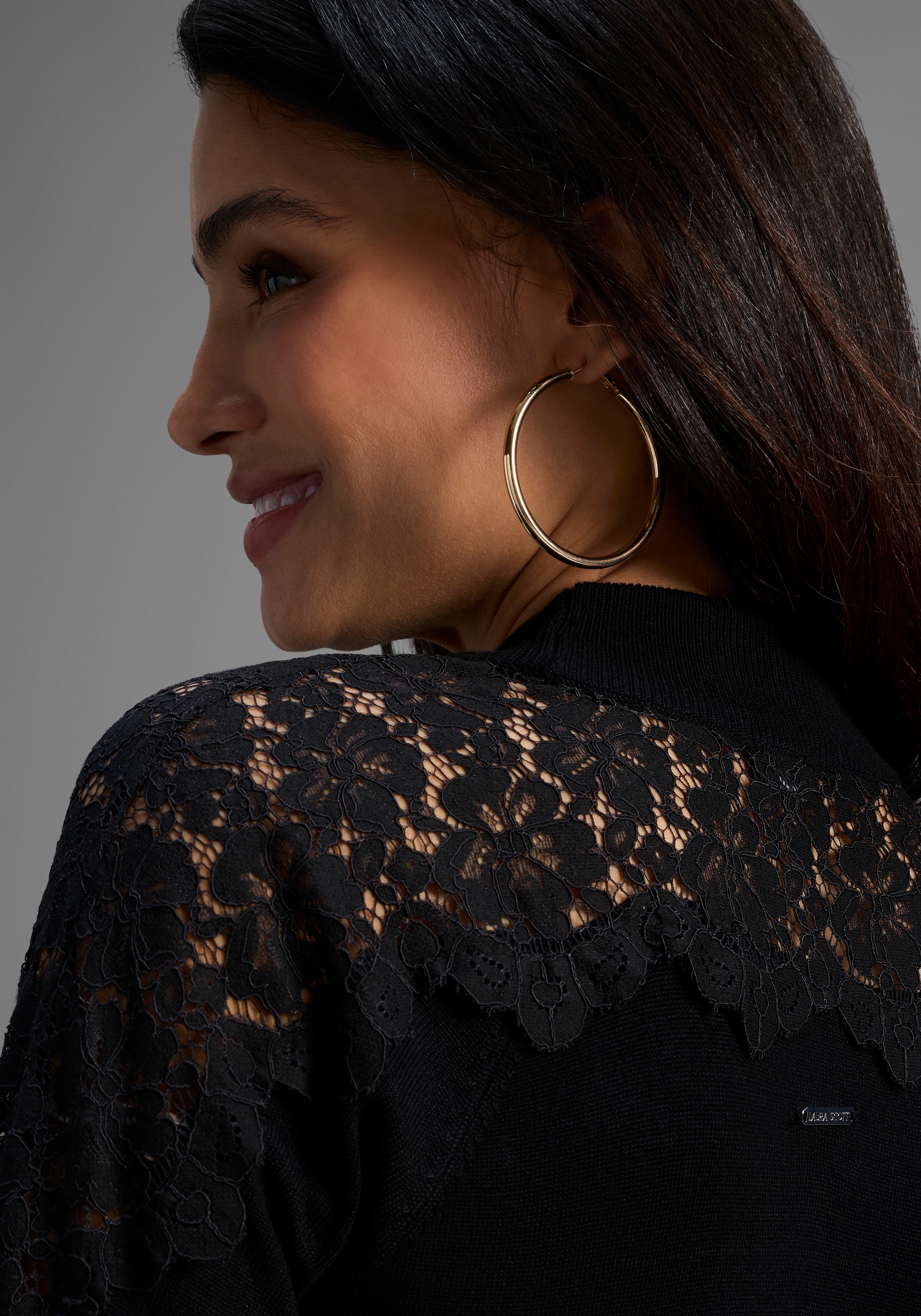 Laura Scott Strickkleid, in Mini-Länge mit edler Spitze - NEUE KOLLEKTION