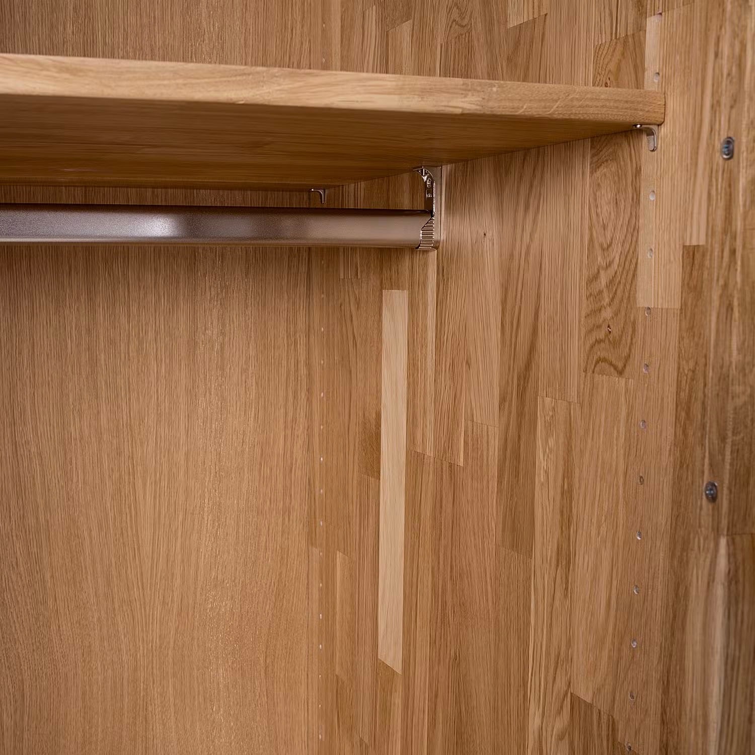 Home affaire Kleiderschrank »Azelie, aus Wildeiche«, Massivholz-Kleiderschrank, im 50 cm Raster planbar