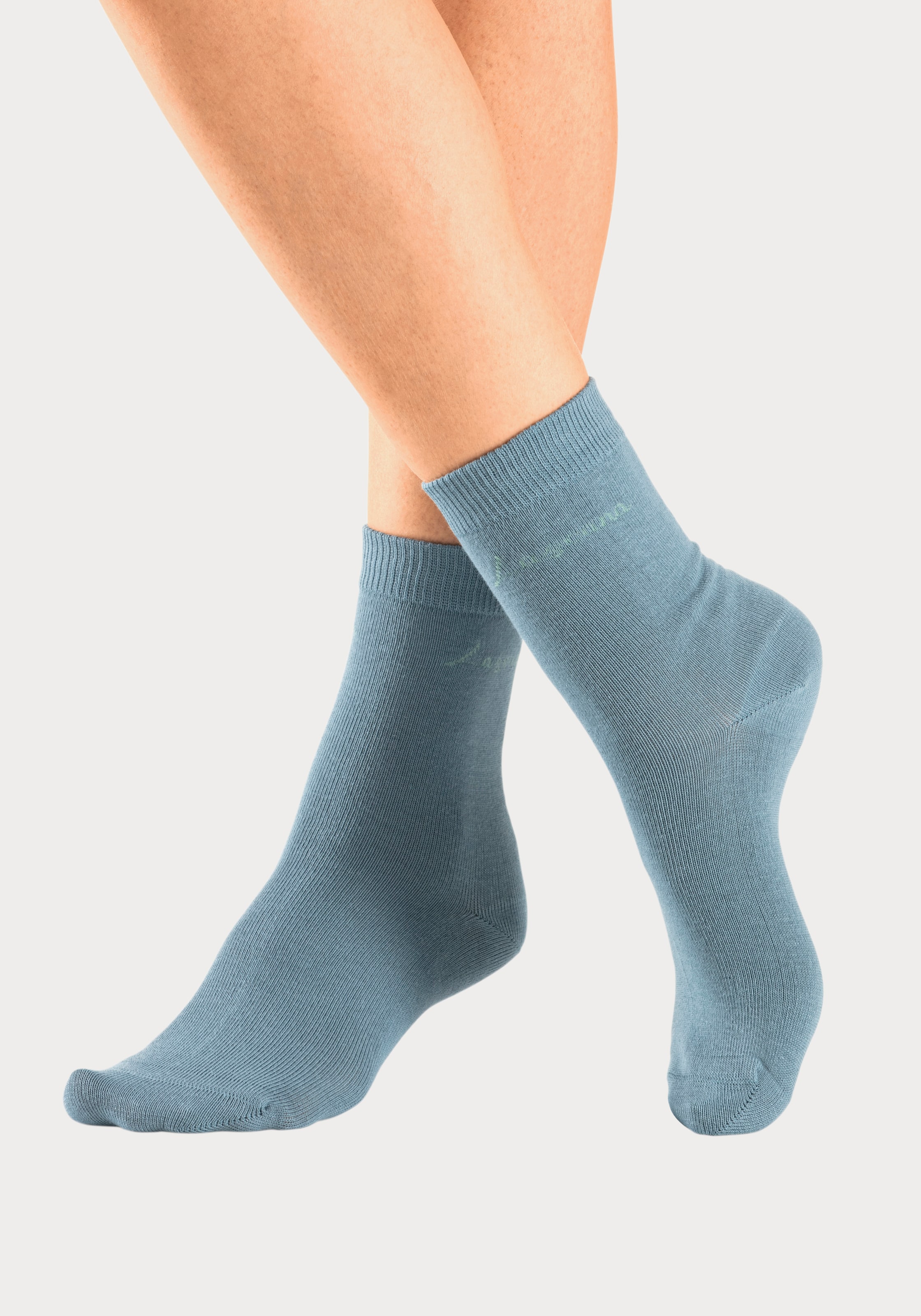 LASCANA Basicsocken, (Box, 4 Paar), in ansprechender Geschenkbox