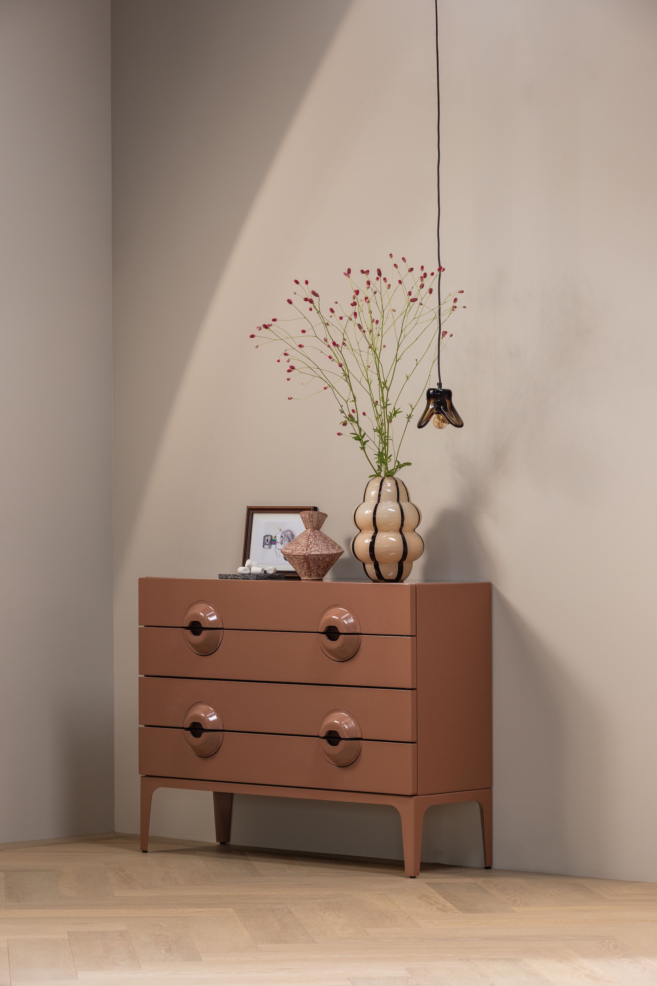 WOOOD Sideboard »Merge mit Eukalyptusholz und Dämpfung Funktion B 110 x T 44 x H 89 cm« Tragkraft 150 kg, vollständig montiert geliefert, sichtbare Maserung