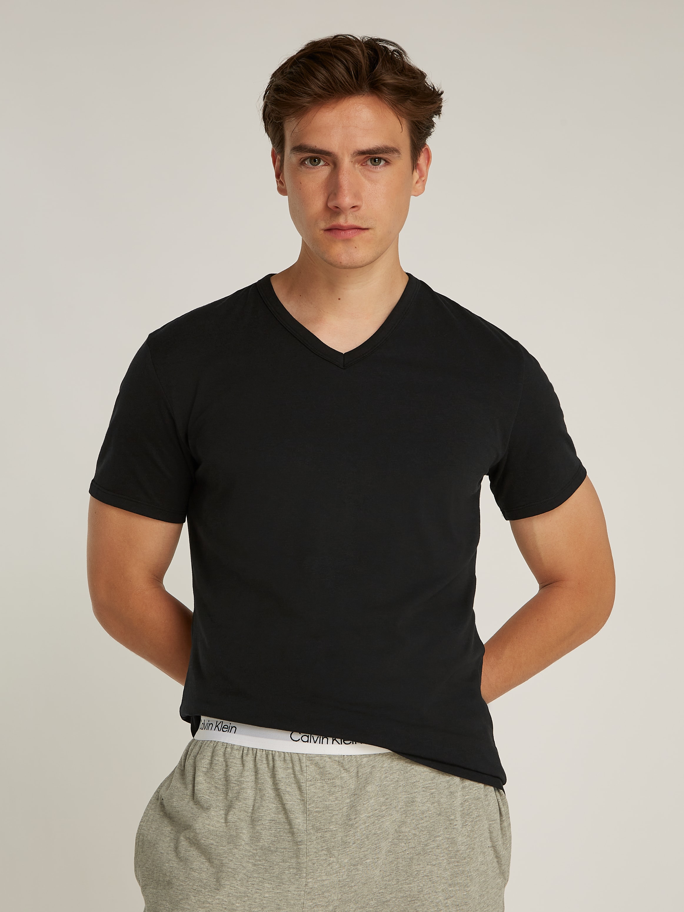 Calvin Klein Underwear T-Shirt »S/S V NECK 3PK«, (Packung, 3 tlg., 3er-Pack), mit Logo am Saum