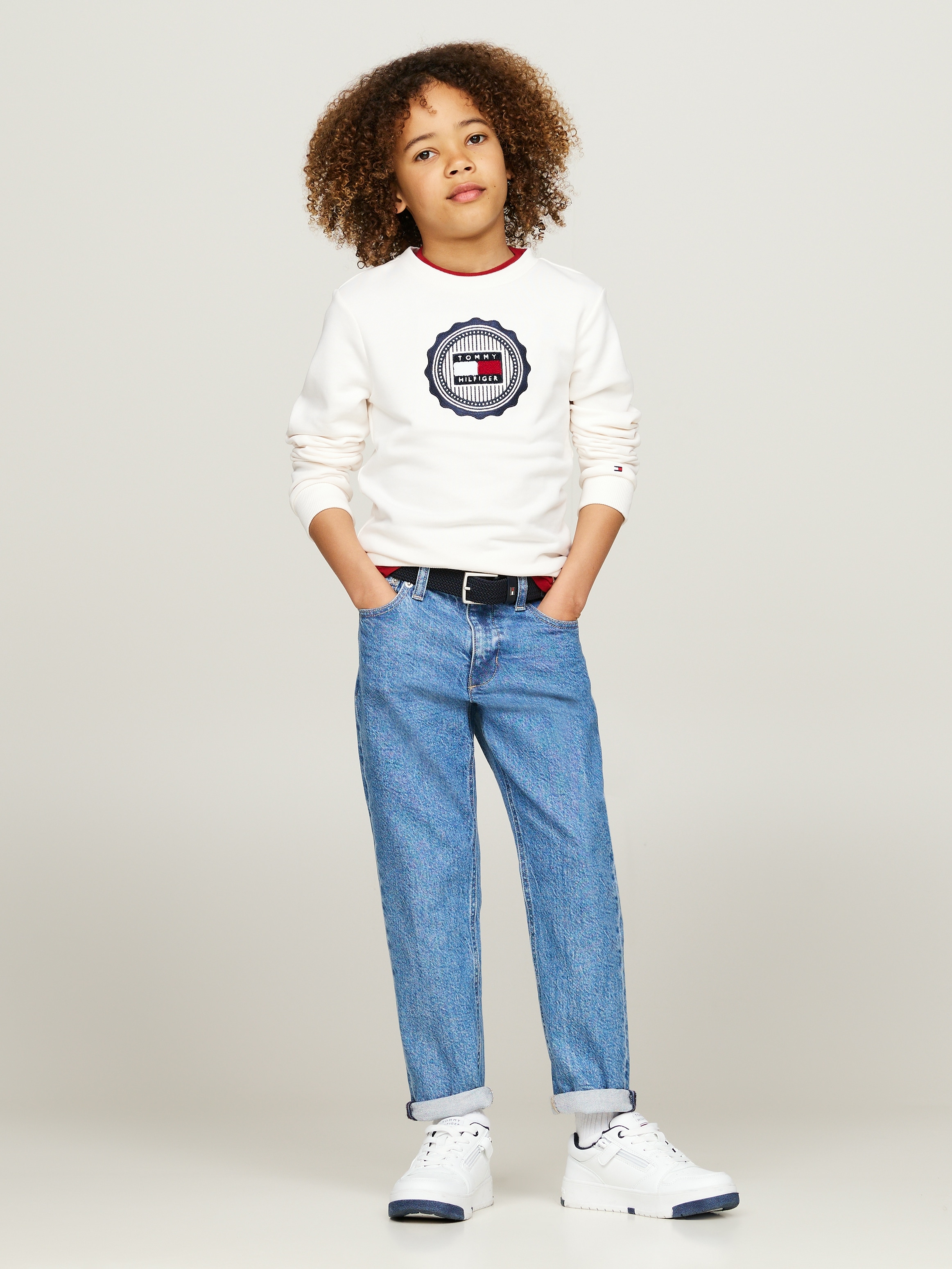 Tommy Hilfiger Sweatshirt »STAMP EMBROIDERY REG SWEATSHIRT«, Kinder bis 16 Jahre mit Logopatch