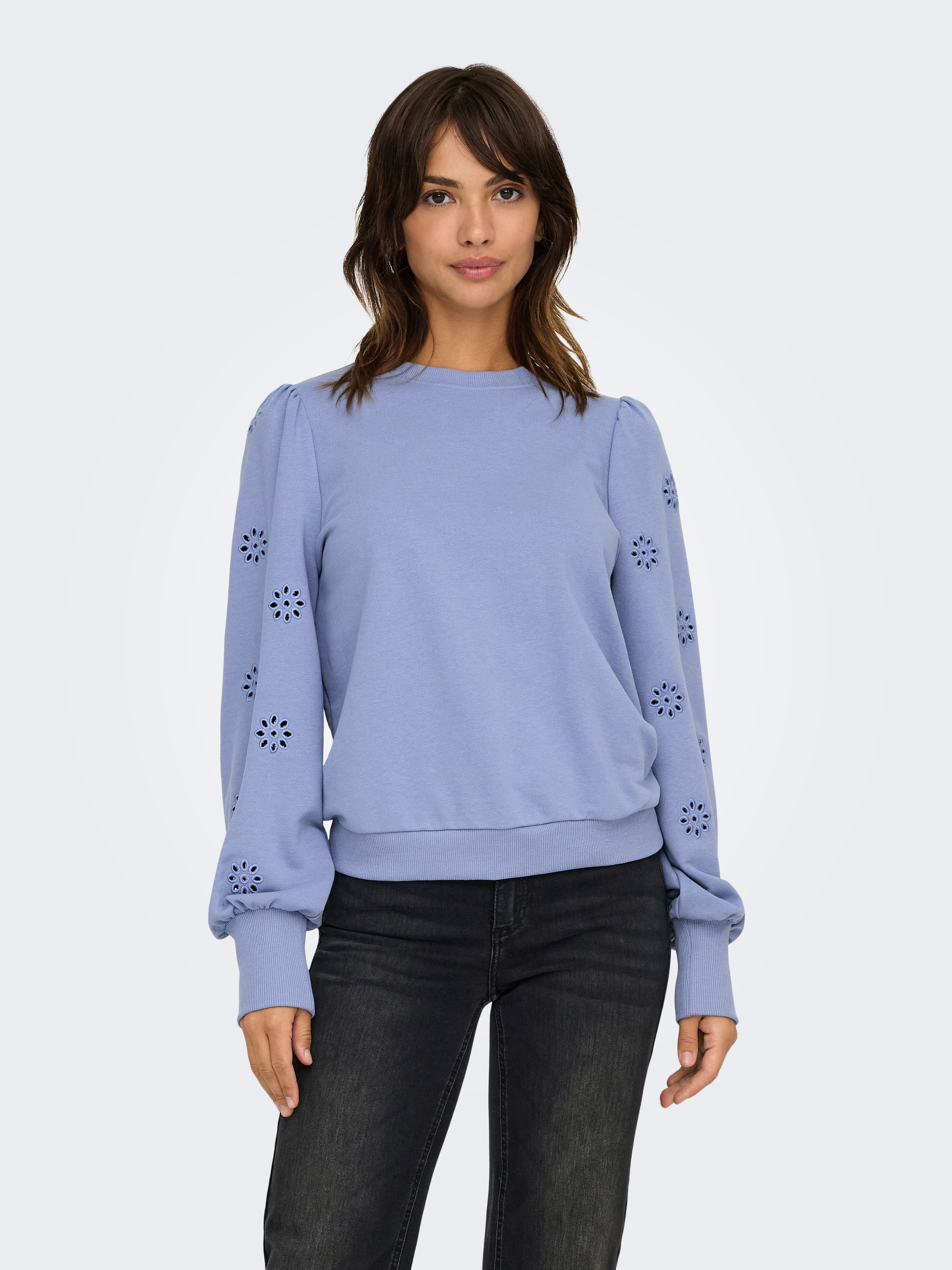 ONLY Sweatshirt »ONLFEMME L/S PUFF EMBROIDERY UB SWT«, mit Puffärmeln mit wunderschöner Lochstickerei
