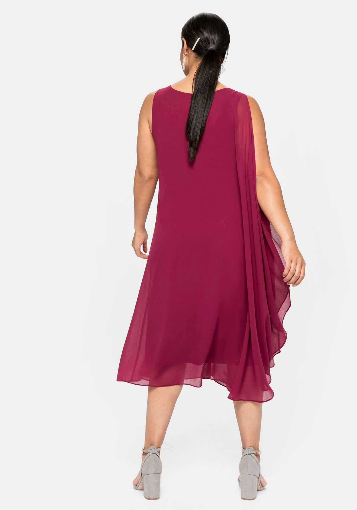 Sheego Partykleid »Kleid in figurumspielender Passform«, in figurumspielender Passform