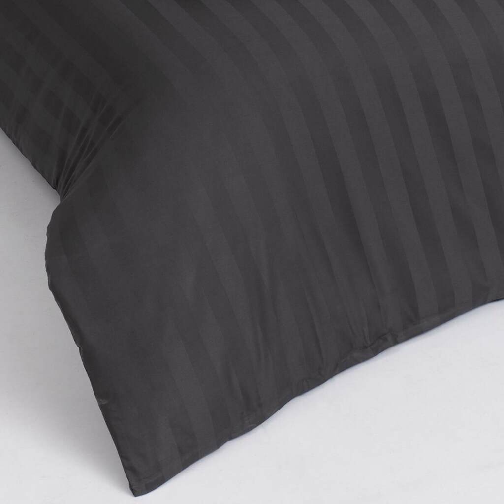 TRAUMSCHLAF Bettwäsche »Uni Streifen«, (3 tlg.), aus 100% Baumwolle, in Mako Satin Qualität, Bett- und Kopfkissenbezug mit Marken-Reißverschluss, pflegeleicht