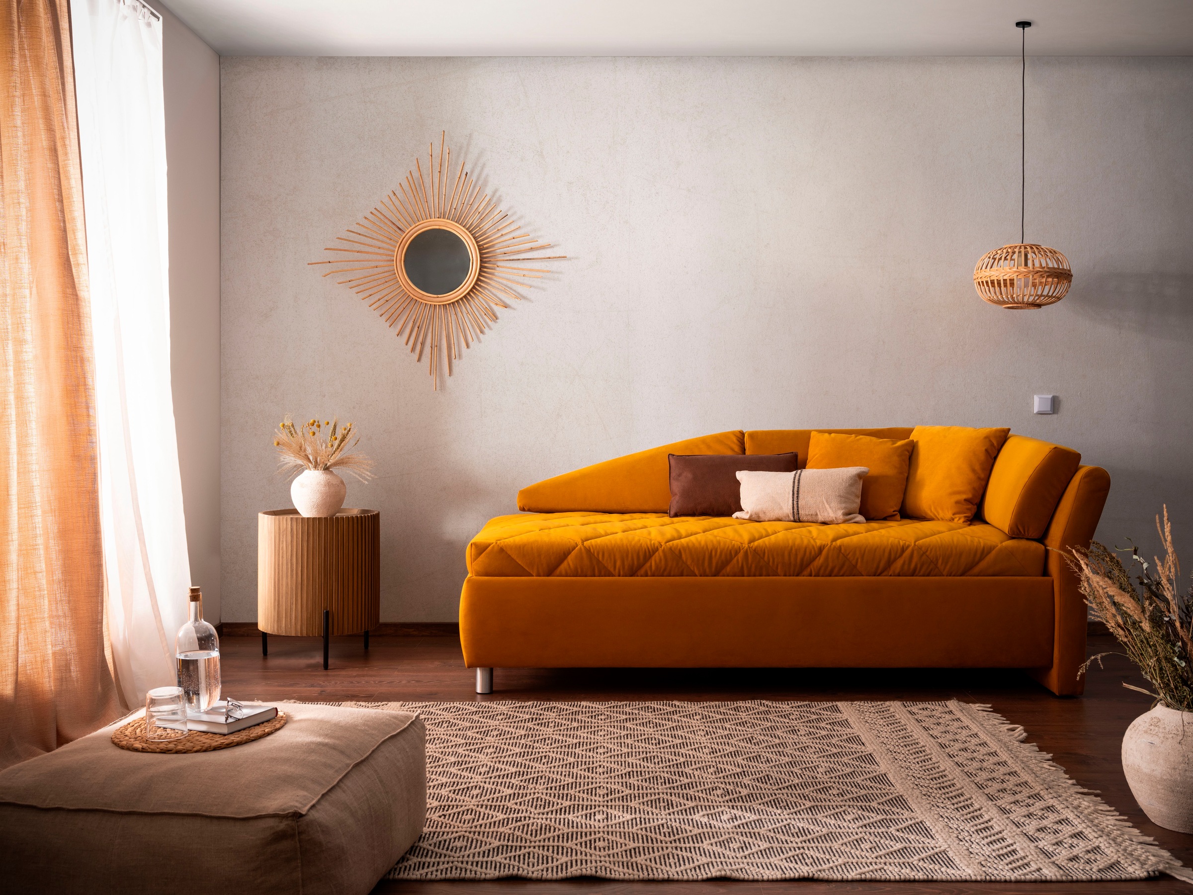 alina Schlafsofa »Lindsay«, Bettkasten, Zierkissen-Set aus: 2 Stk. 40x40cm, 1 Stk. 30x30cm