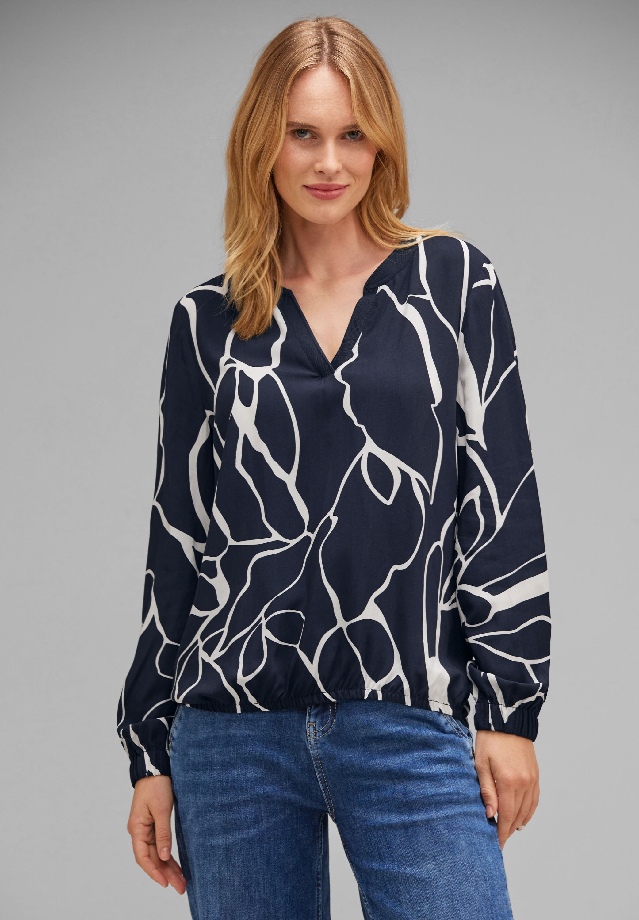 Shop blouse«, OTTO ONE Viskose Printed im aus STREET Online Druckbluse splitneck softer »Langarmbluse