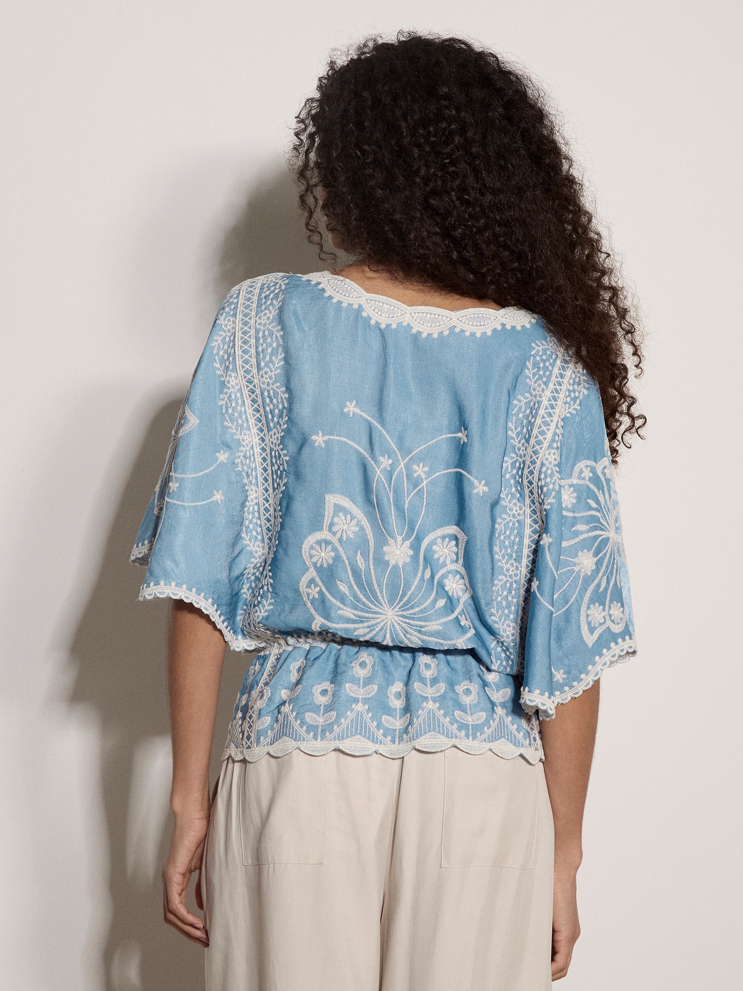 Apricot Klassische Bluse »Blusenbluse mit Blumenstickerei« Stickerei