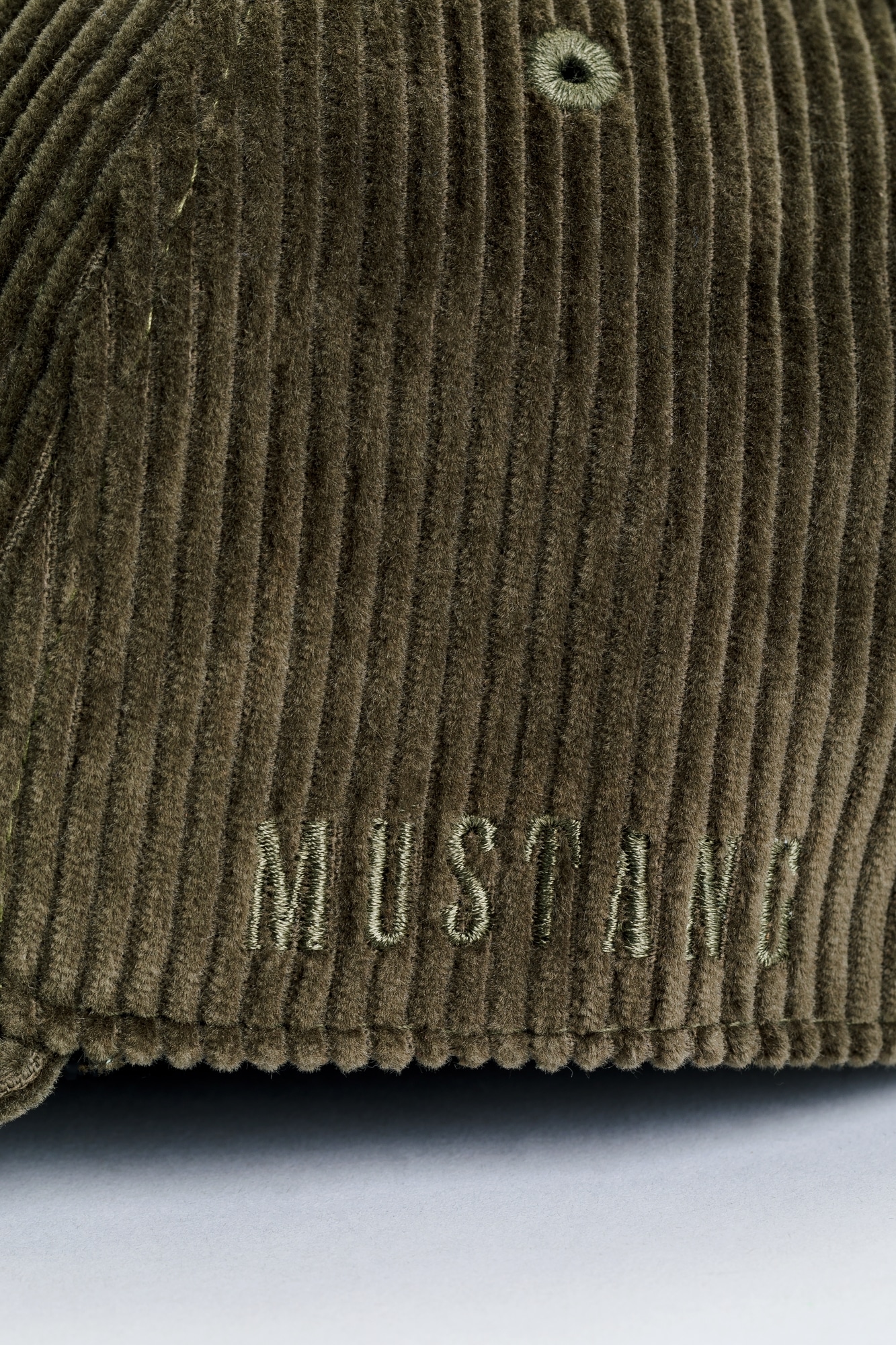 MUSTANG Baseball Cap »"Rowan"« mit gerundetem Schirm, aus Baumwolle in Cord-Optik, unifarben