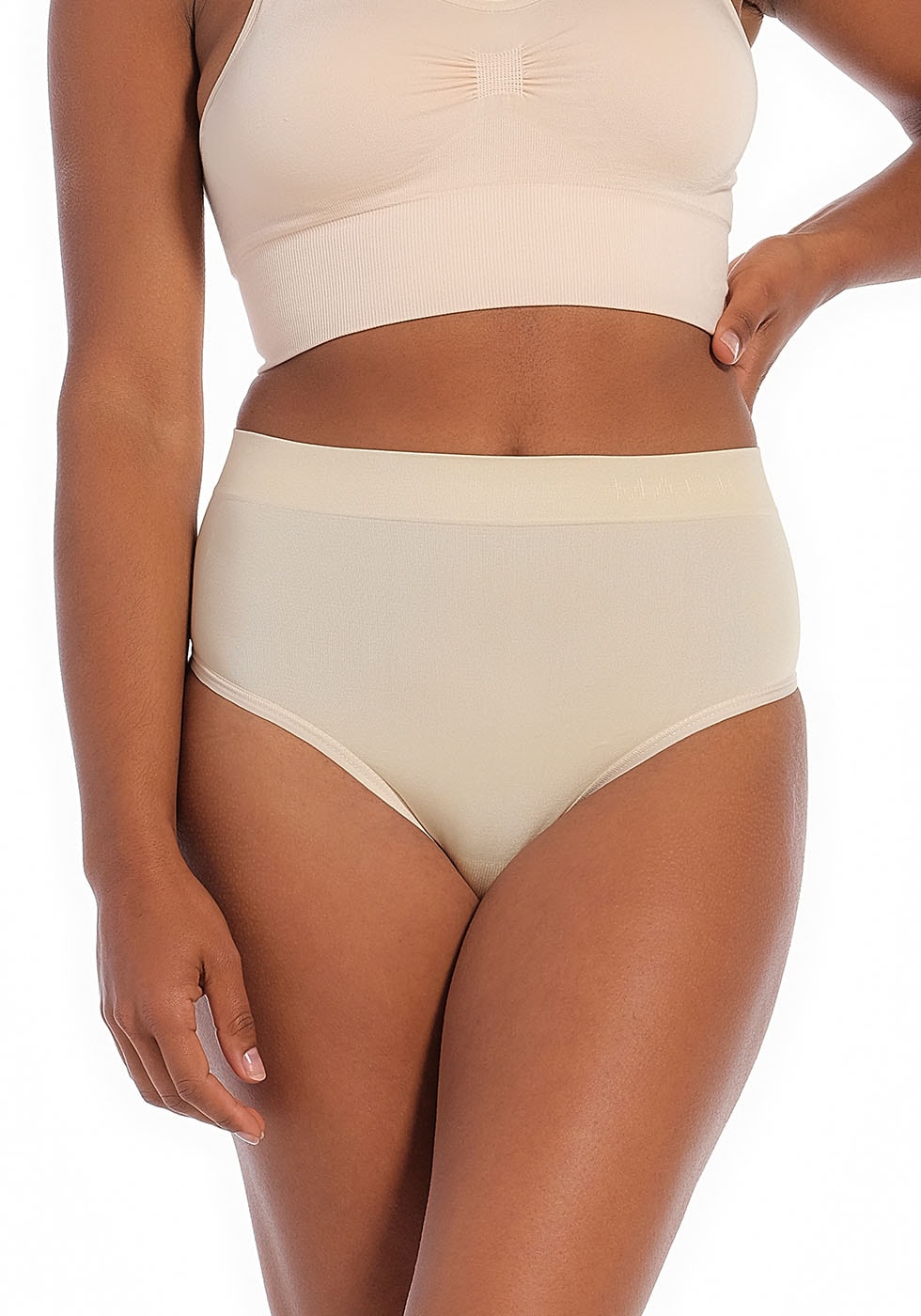 MAGIC Bodyfashion Shapingstring »Comfort Thong«, glatte, nahtlose Verarbeitung für ein unsichtbares Aussehen