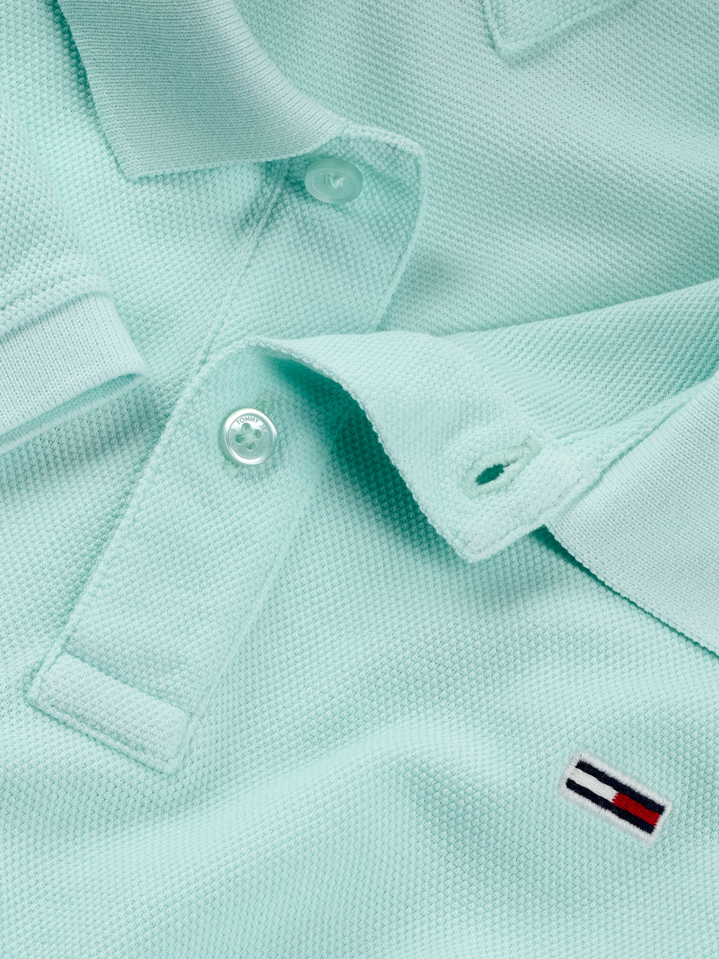 Tommy Jeans Poloshirt »TJM SLIM ESSENTIAL GD POLO SS«, mit Logostickerei