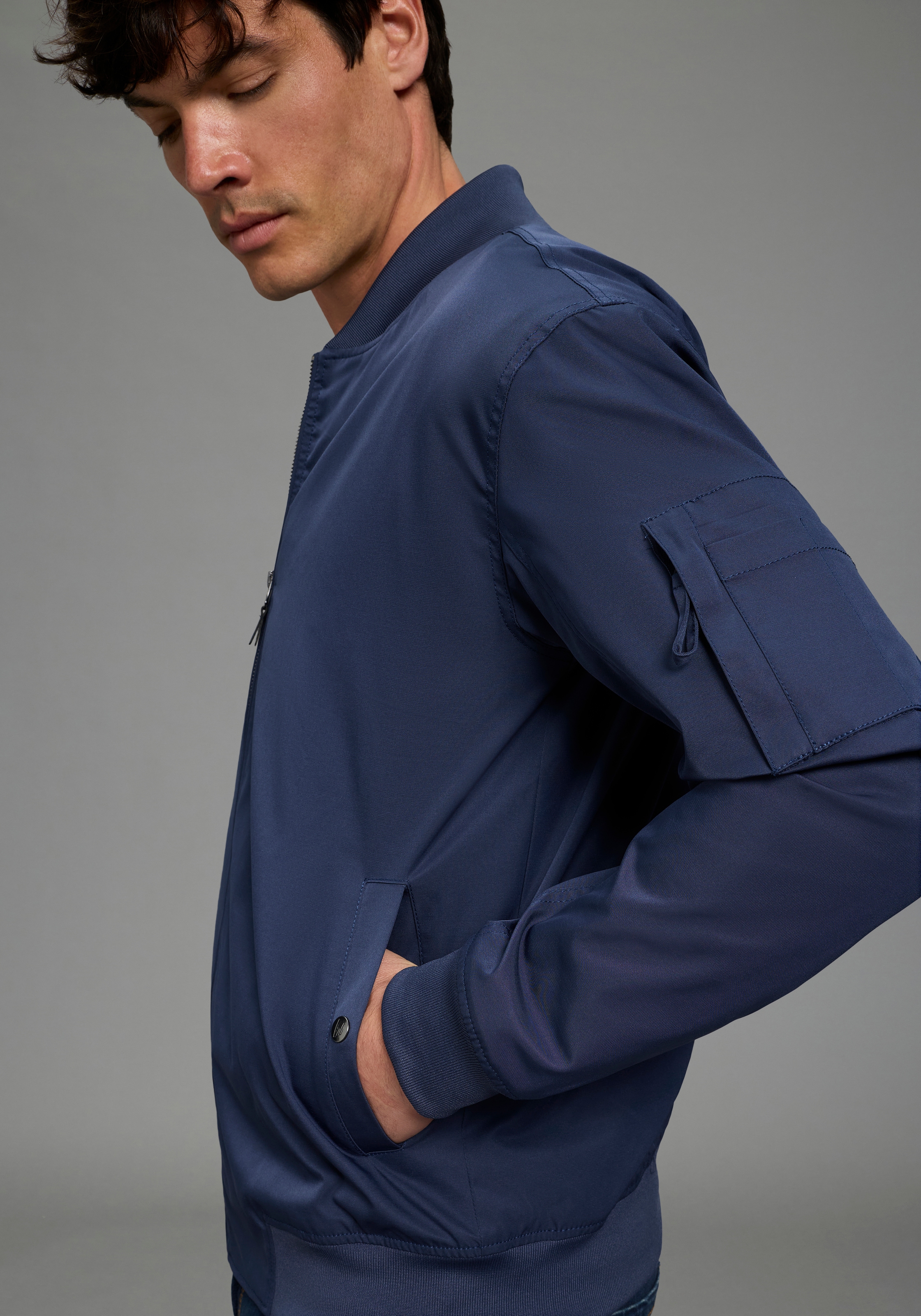 Bruno Banani Bomberjacke Blouson mit Stehkragen, leichte Übergangsjacke