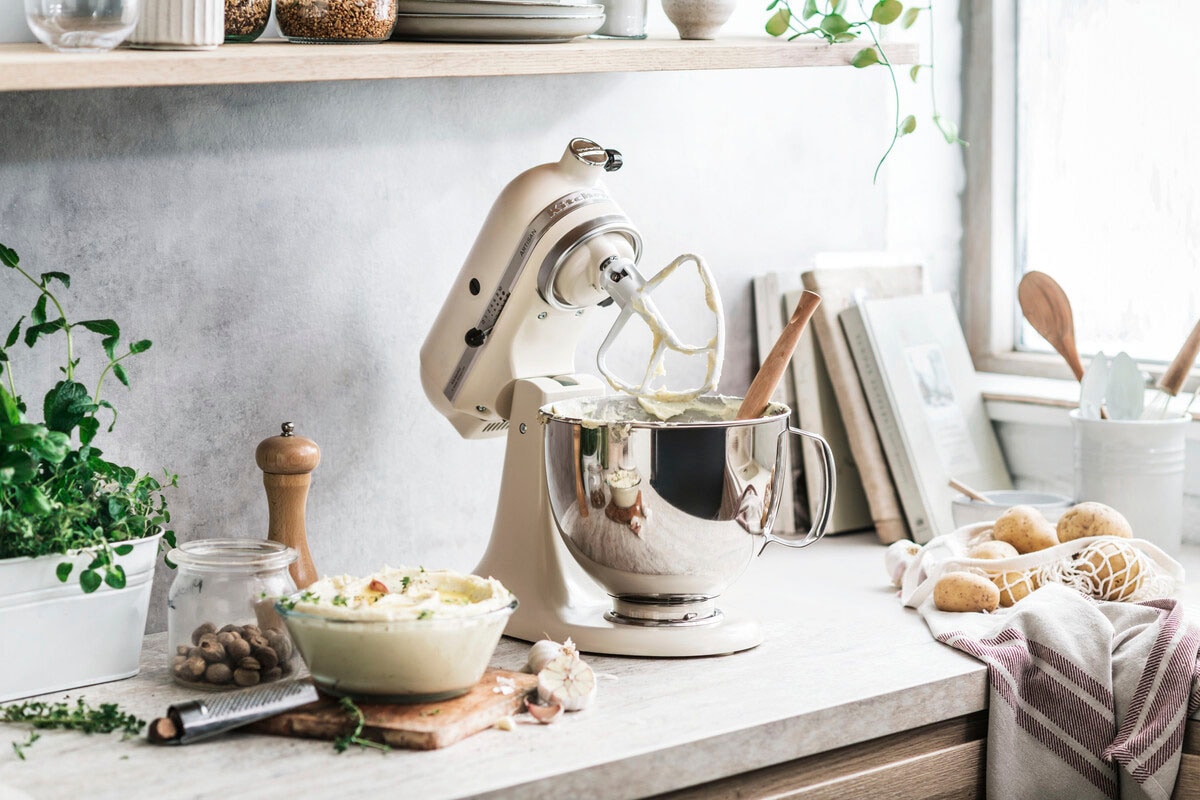 KitchenAid Küchenmaschine »Artisan 5KSM125EFL«, fresh linen
