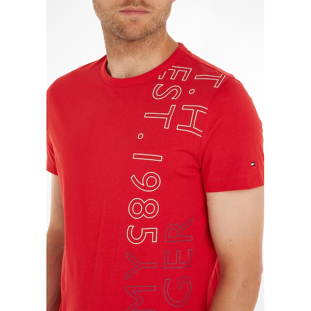 Tommy Hilfiger Rundhalsshirt »OFF PLACEMENT TEE«, mit kleiner Logostickerei  am Ärmel online shoppen bei OTTO