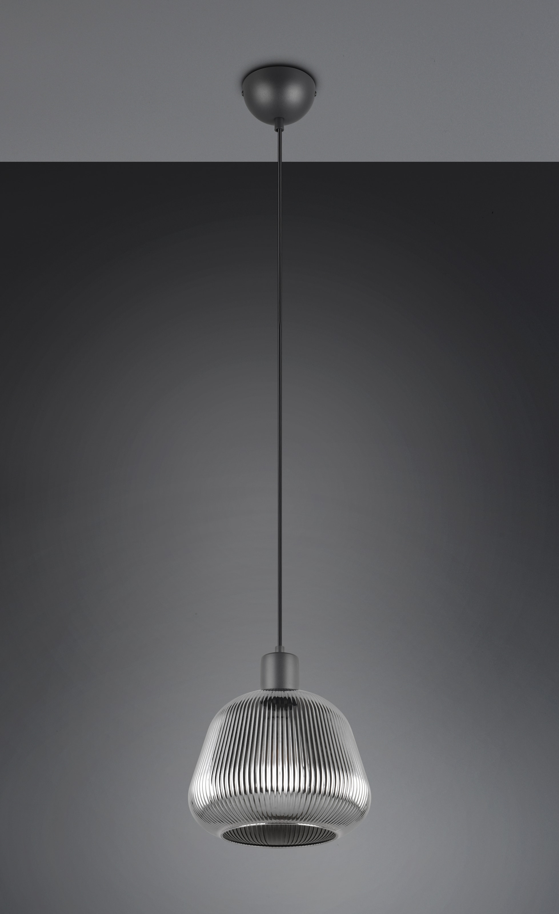 TRIO Leuchten Pendelleuchte »TARIFA, 1-flammige Hängeleuchte exkl 1xE27 max 25W, Glas Hängelampe« E27 1 Stk. warmweiß - kaltweiß höhenverstellbar max 150cm Glas in Riffeloptik und leicht verspiegelt