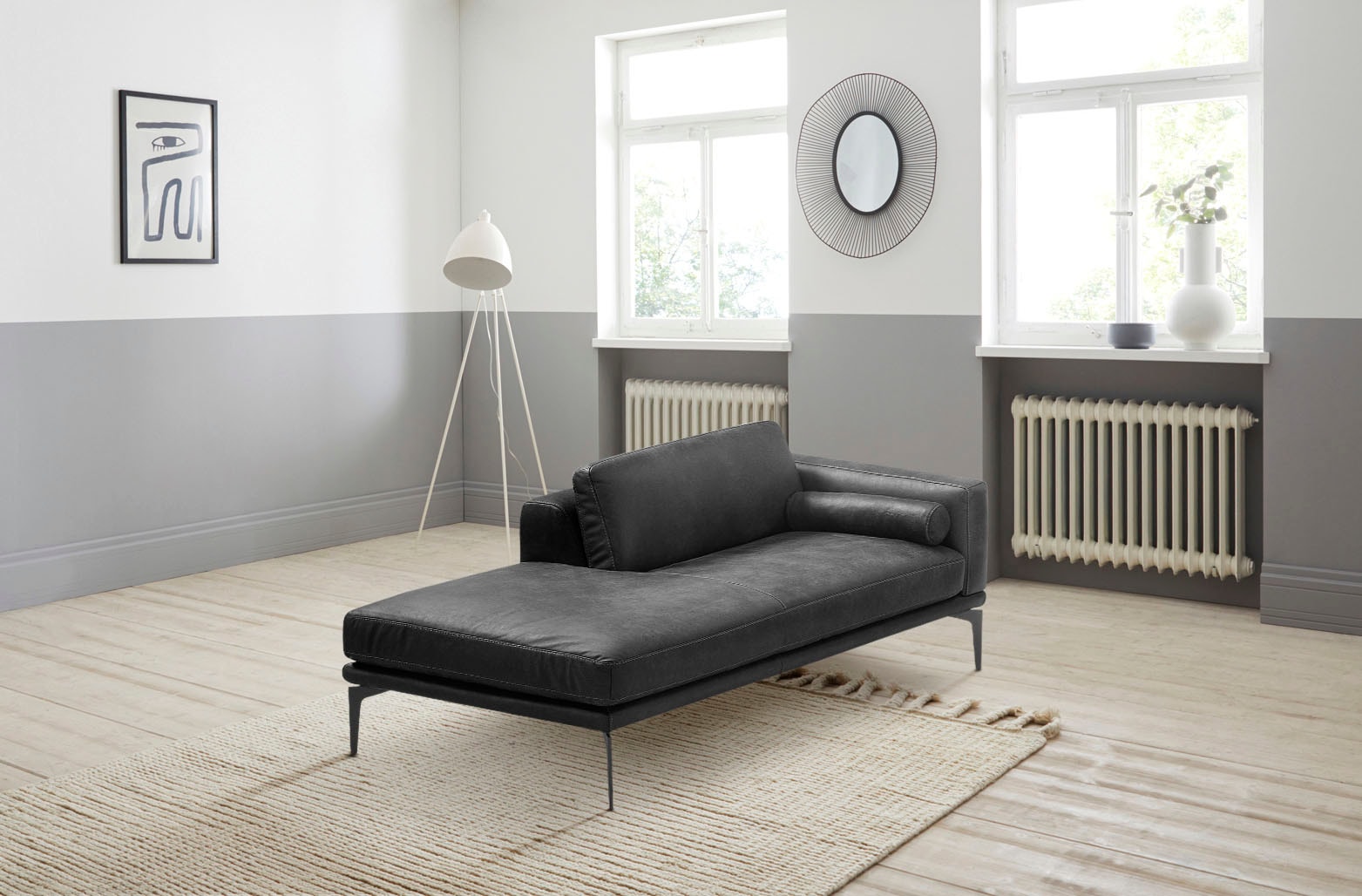Egoitaliano Ottomane »Masu, Design trifft super Sitzkomfort, mit toller Detailverarbeitung«, Rückenkissen und Armteilrolle für mehr Komfort, mit Metallfüßen