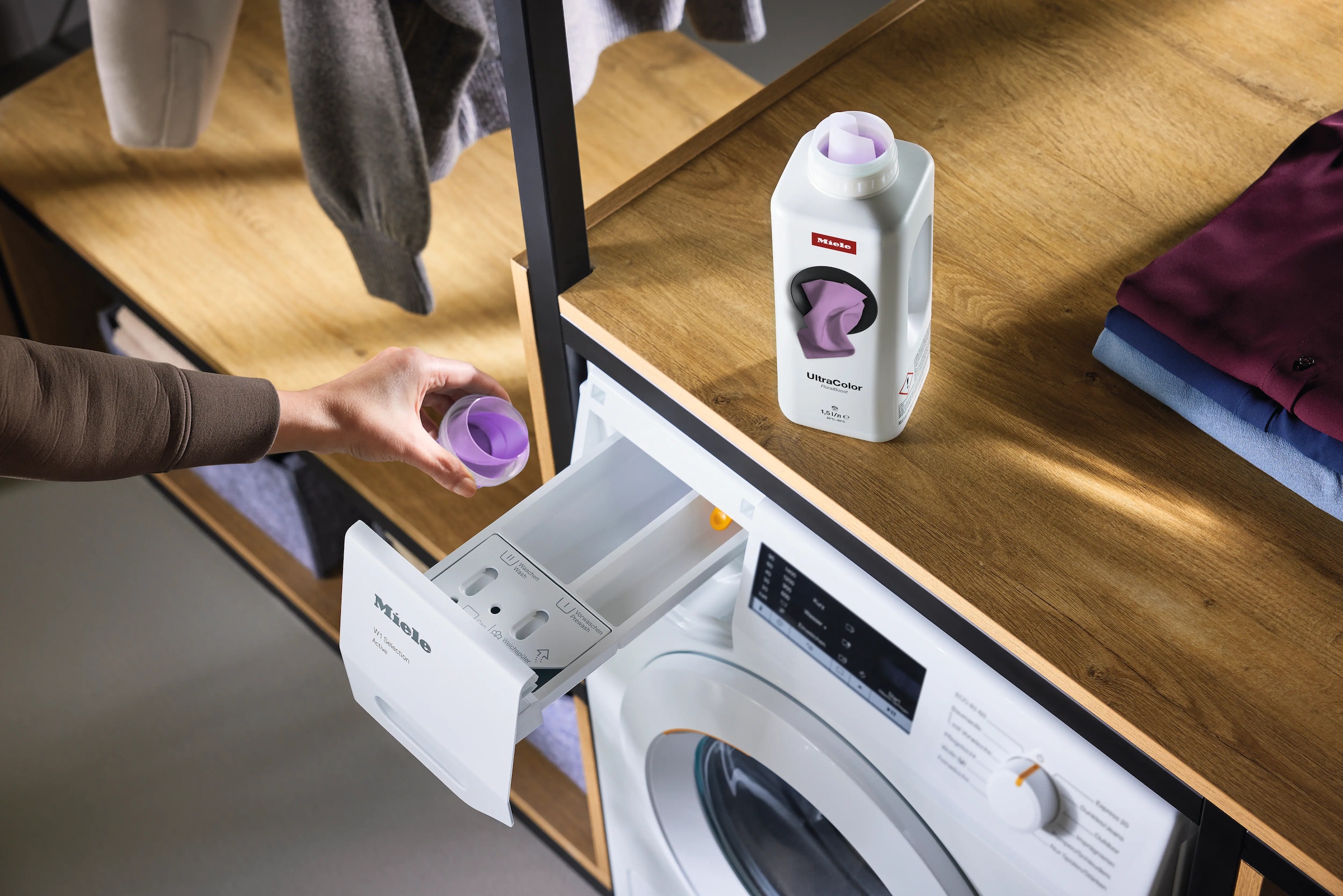 Miele Colorwaschmittel »Aktionsset 4x UltraColor Floral Boost 1,5l«, (Spar-Set, 4 St.)