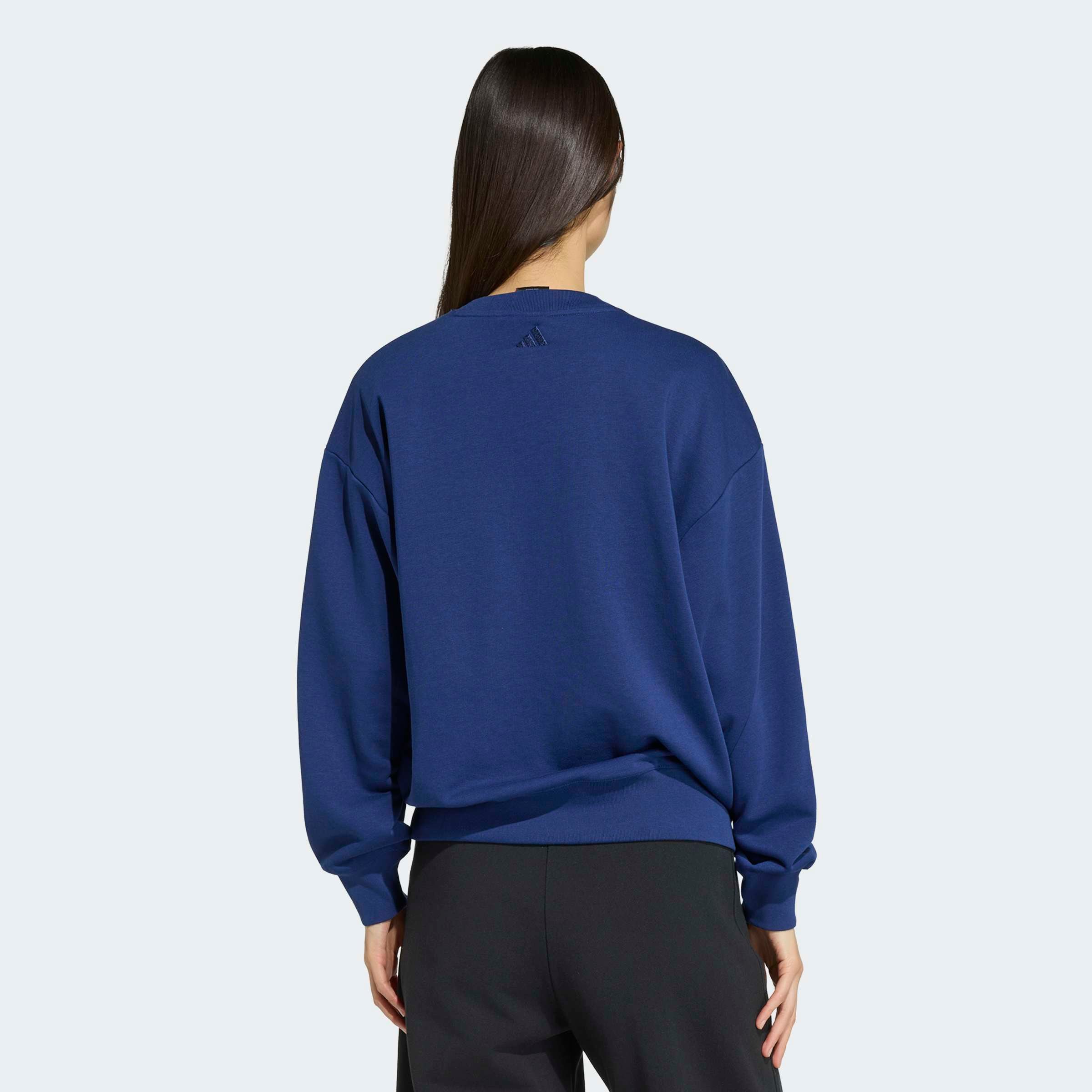 adidas Sportswear Sweatshirt »SEASONAL ESSENTIALS SATIN-, V-AUSSCHNITT«, mit V-Ausschnitt, ohne Verschluss, in normaler Länge
