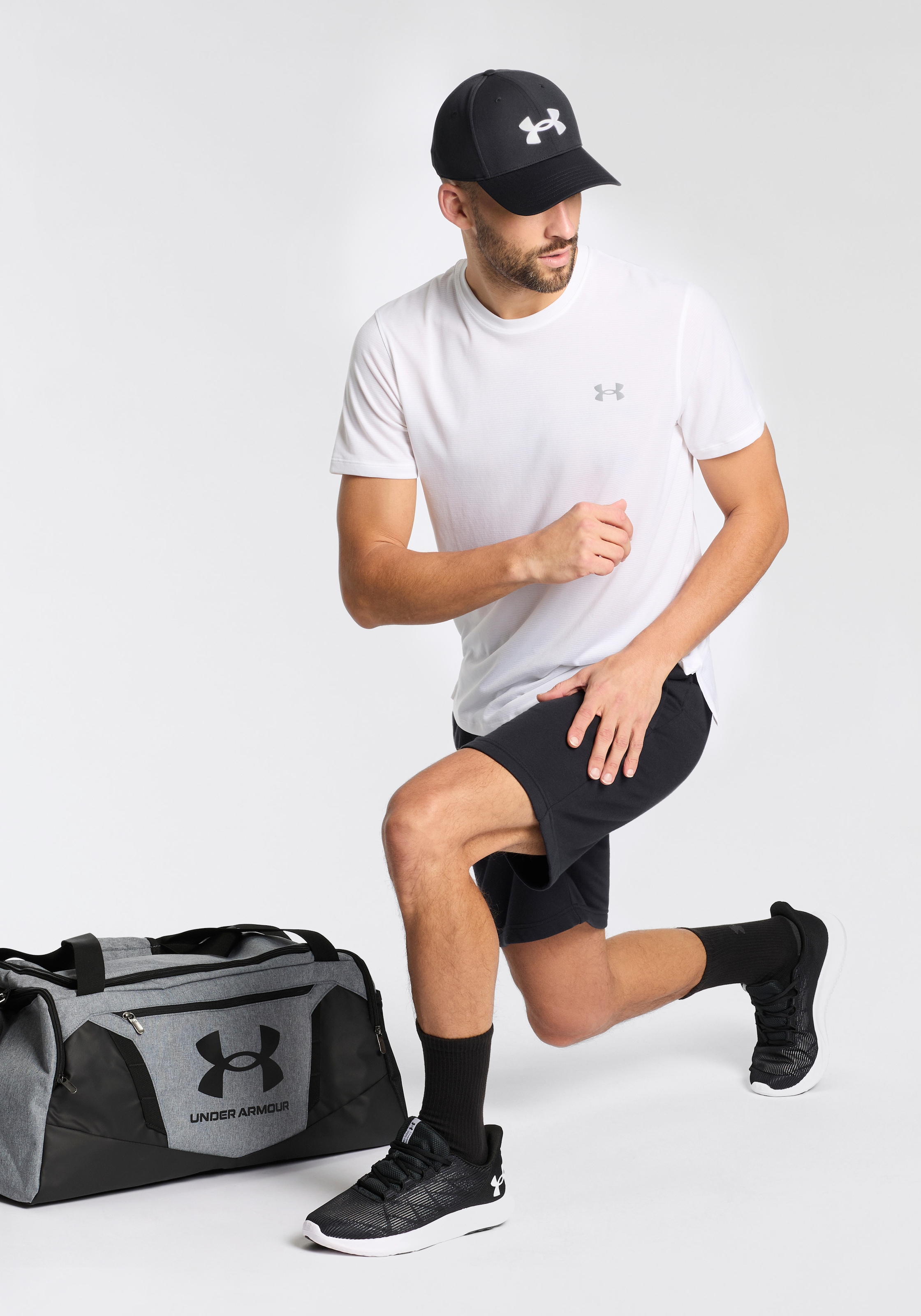Under Armour® T-Shirt »UA LAUNCH SHORTSLEEVE«, (1 tlg.)