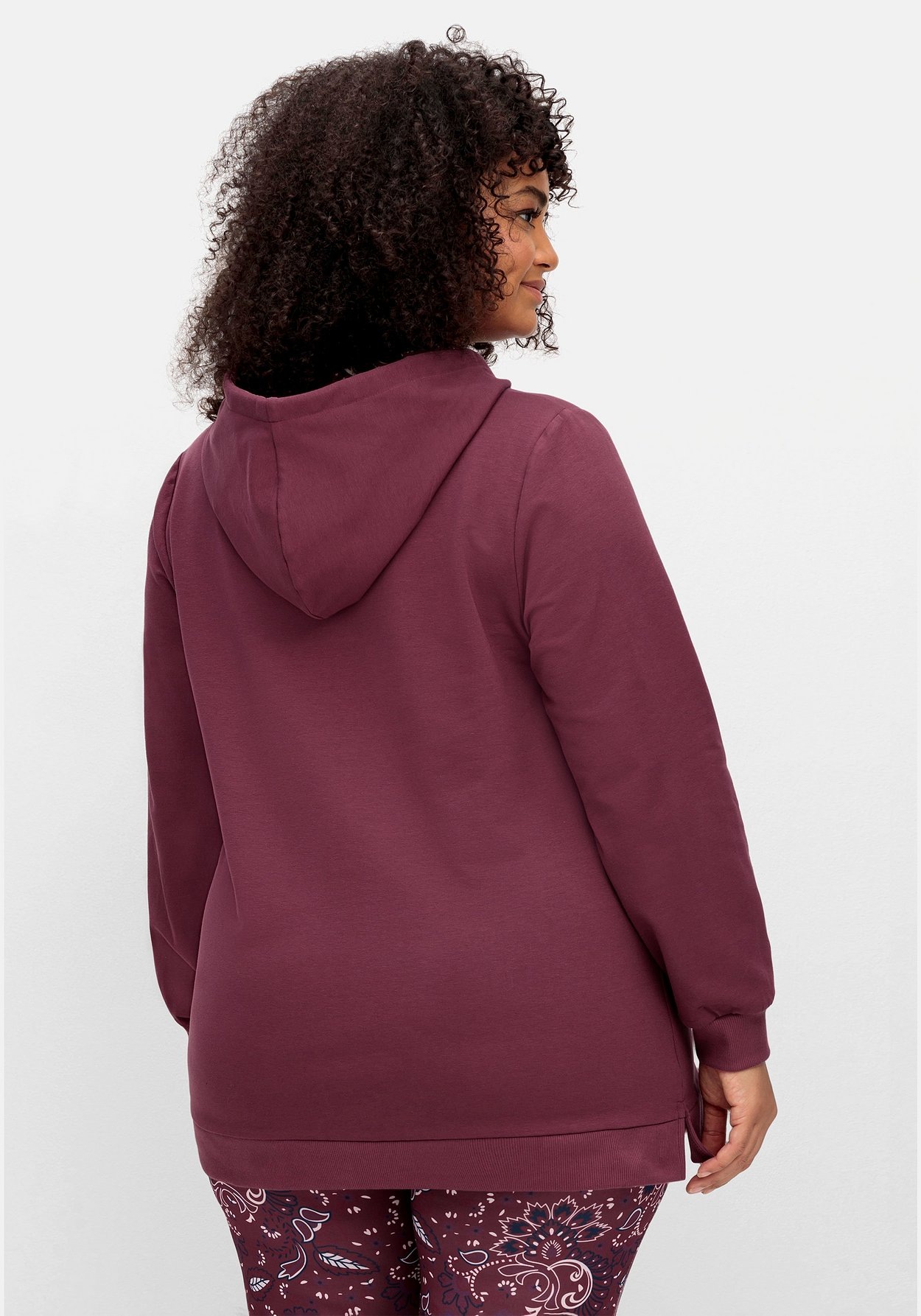 Sheego Kapuzensweatshirt »Kapuzensweatshirt mit Knopfleiste und Kängurutaschen«, mit Knopfleiste und Kängurutaschen