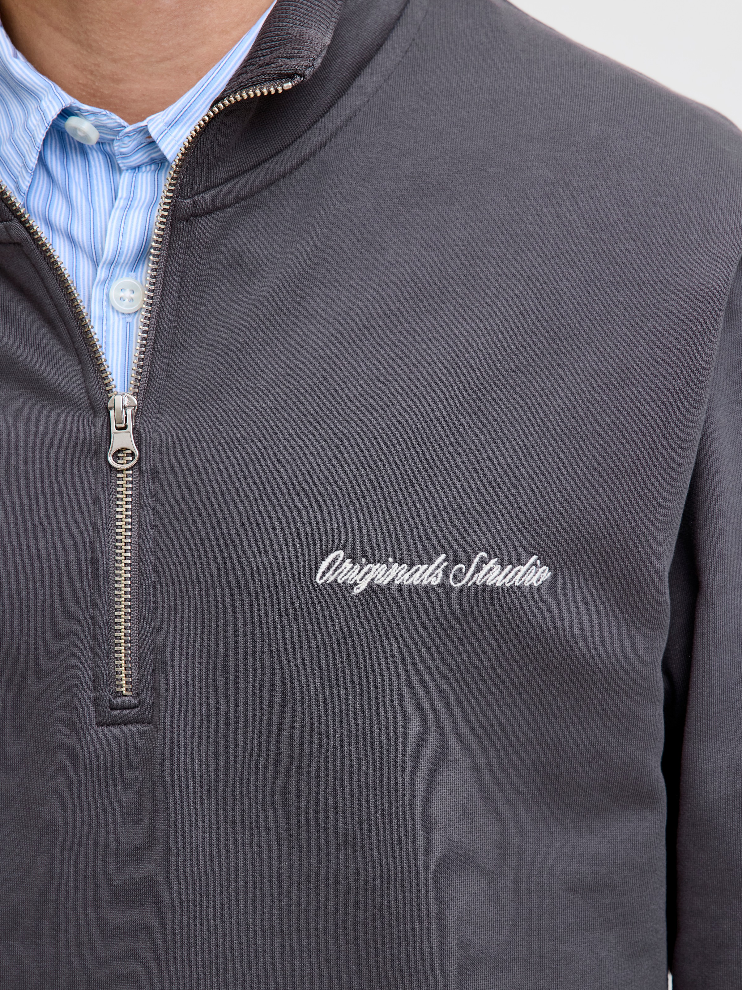 Jack & Jones Sweatshirt »JORNORREBRO EMB SWEAT HIGH NECK SN«
