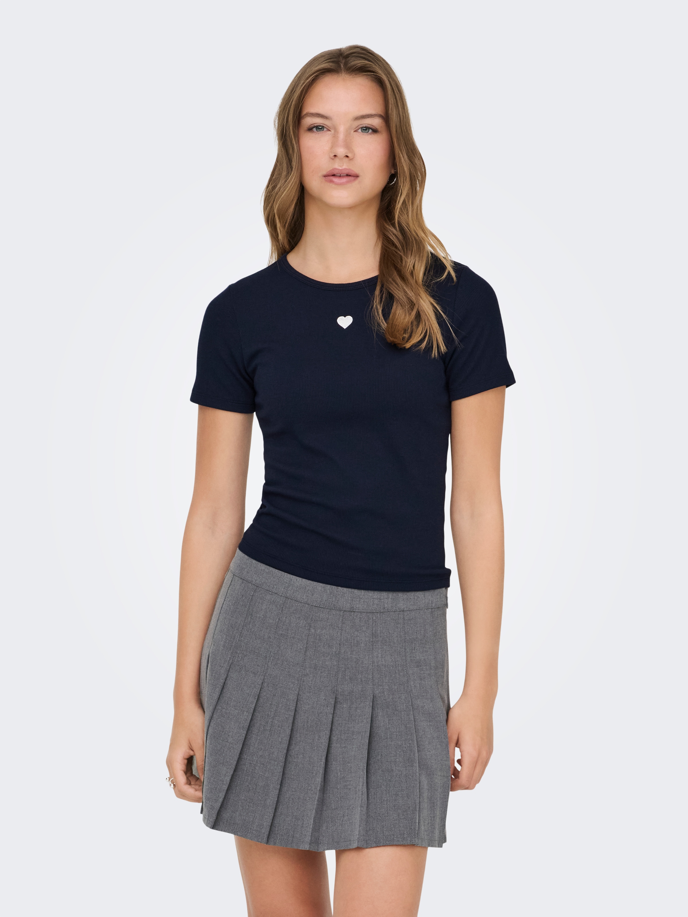 ONLY Kurzarmshirt »ONLELVA JUNE EMB S/S TEE JRS NOOS«