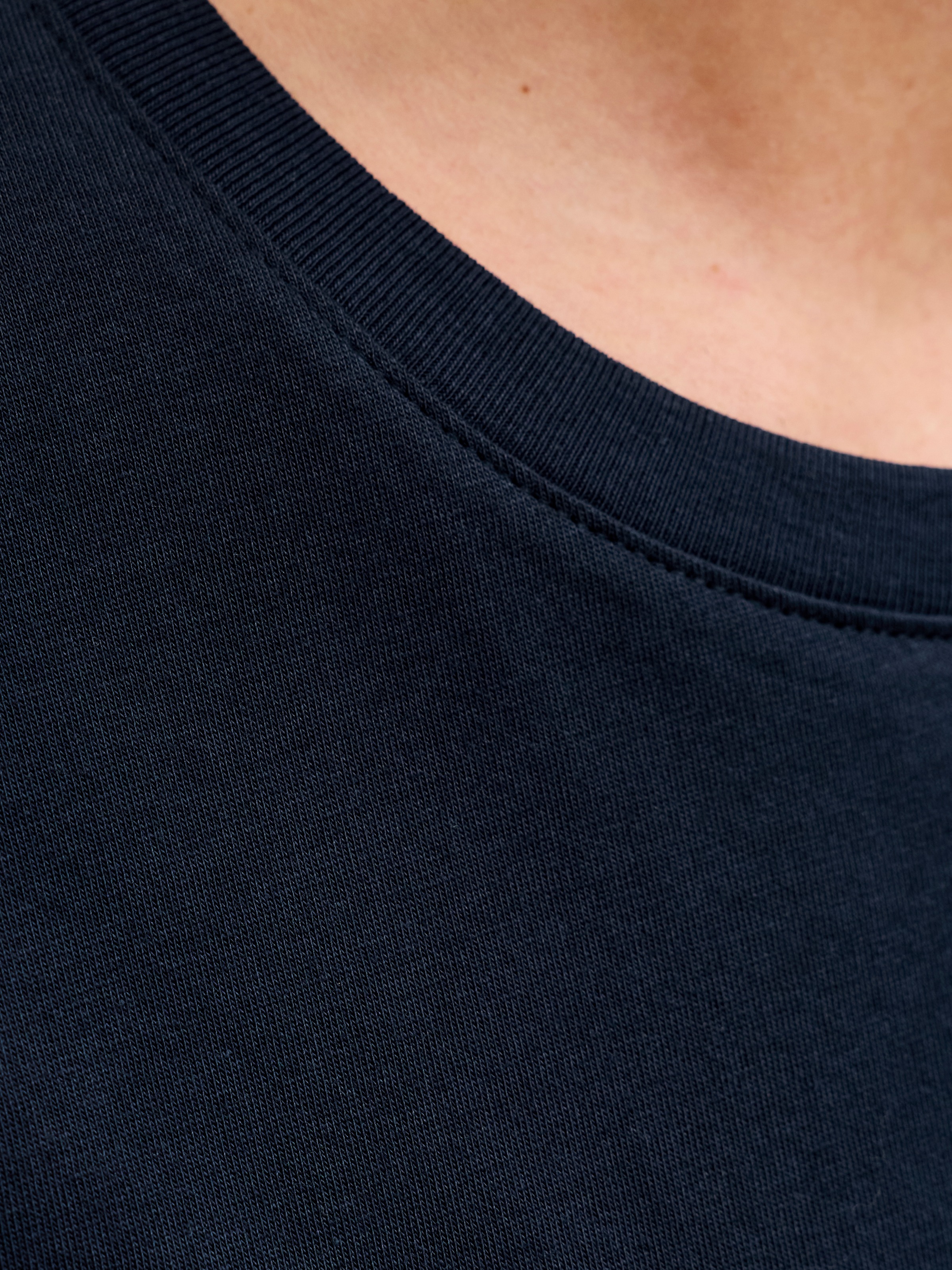 Jack & Jones PlusSize Rundhalsshirt »JJELOGO TEE SS O-NECK 2 COL SS26 SN PLS« mit auffälligem Print