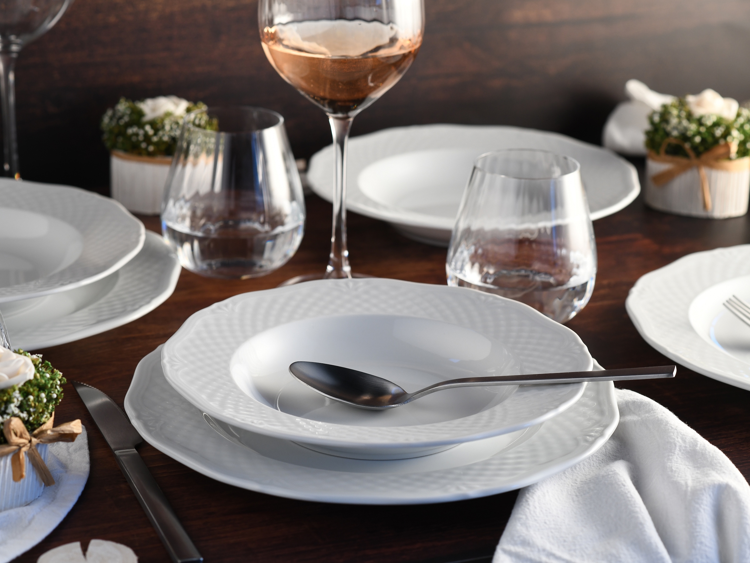 CreaTable Tafelservice »Arianne Weiss, Service 12-tlg.« Klassisch, Zeitlos