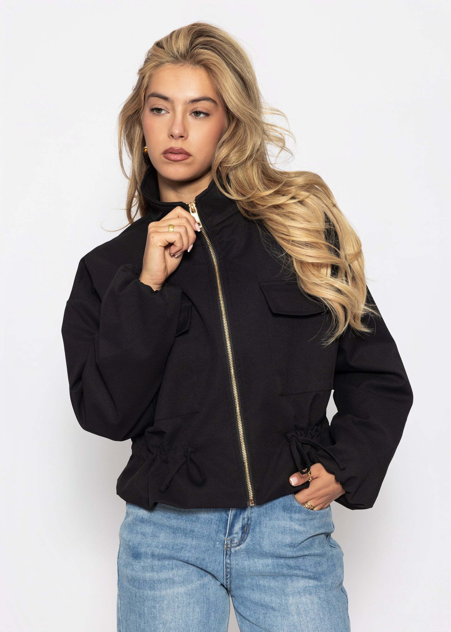 SASSYCLASSY Outdoorjacke »Blousonjacke mit Stehkragen« Locker geschnittene Windjacke in Braun