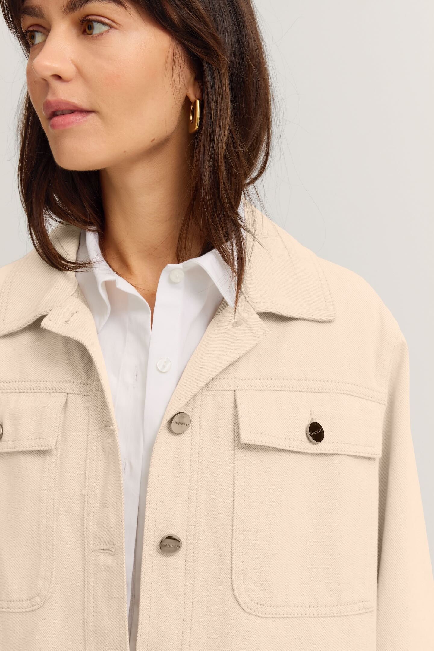 bugatti Jeansjacke »Loose Fit« aus Baumwolle mit Hemdkragen