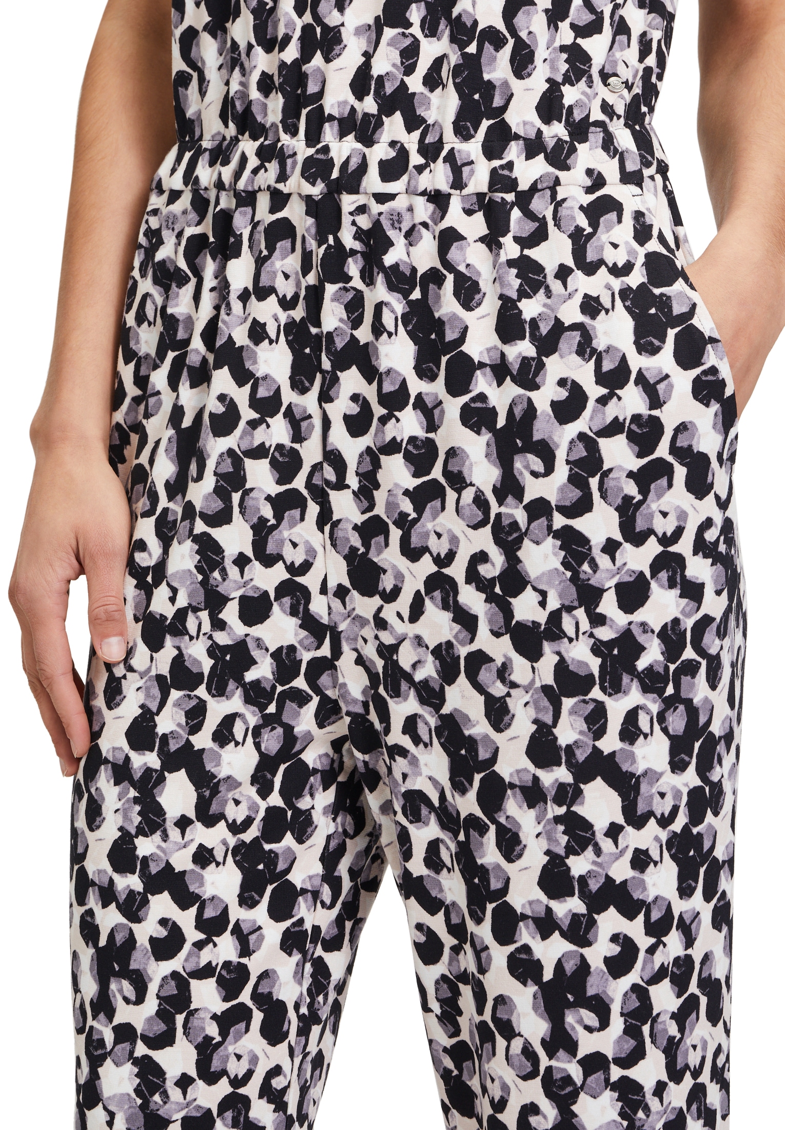 Betty&Co Jumpsuit »Jumpsuit mit Rundhalsausschnitt«