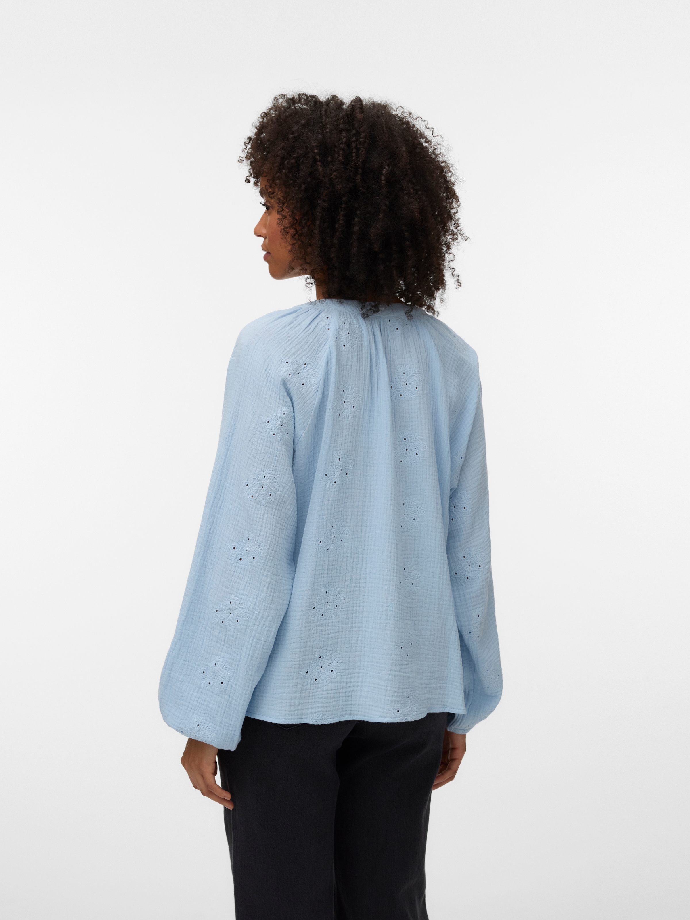 Vero Moda Langarmbluse »VMNATALI LS EMB TOP WVN NOOS« Baumwolle, Allover Ton-in Ton Stickerei