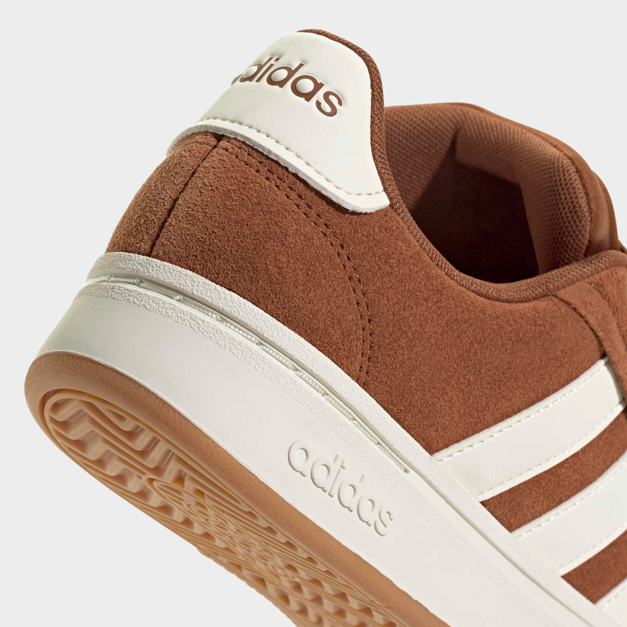 adidas Sportswear Sneaker »GRAND COURT ALPHA«  inspiriert vom Design des adidas campus 00