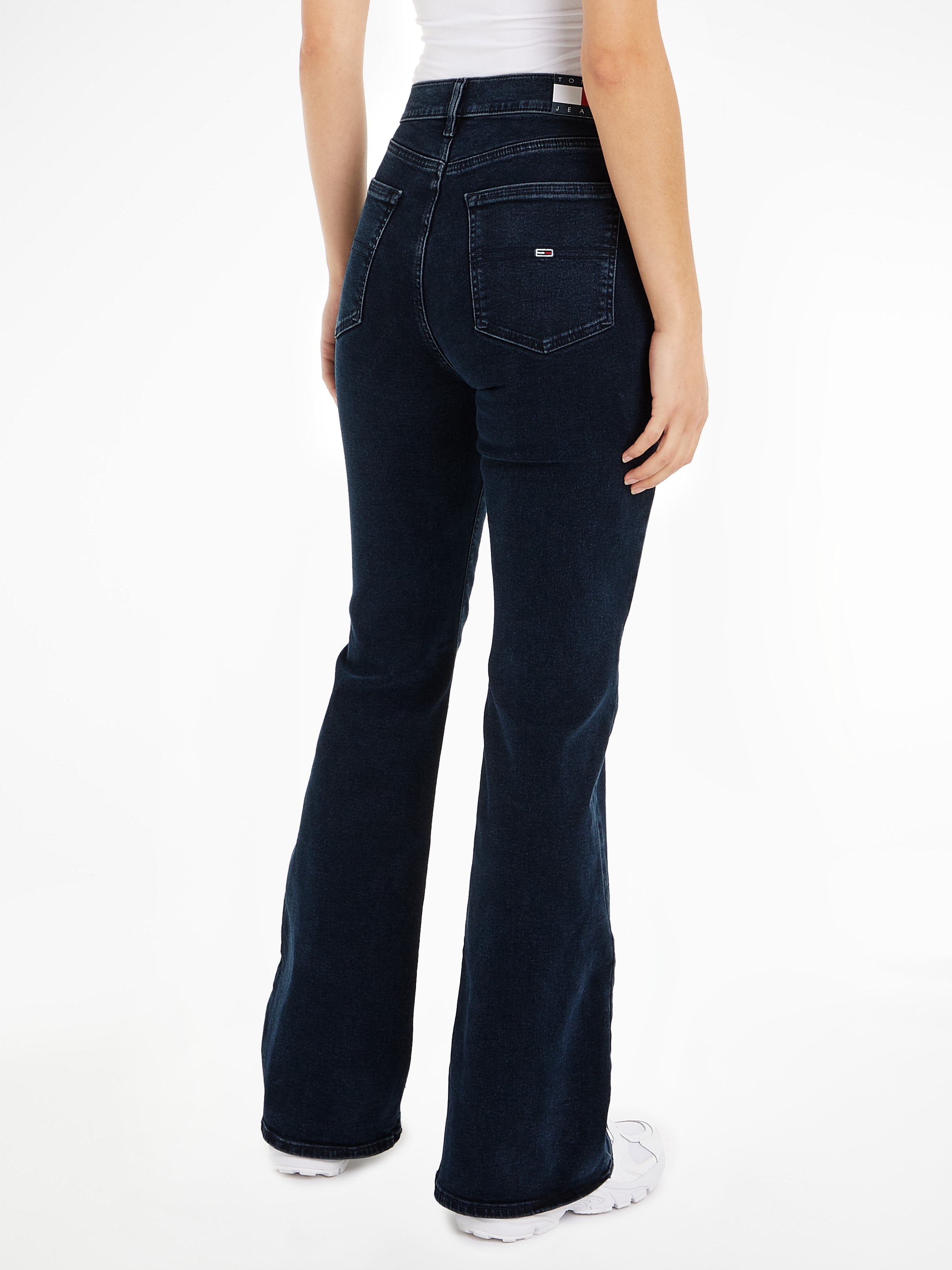 Tommy Jeans Schlagjeans »Tommy Jeans SYLVIA - High waist - Flared Denim Jeans«, mit Logostickereien und Nieten