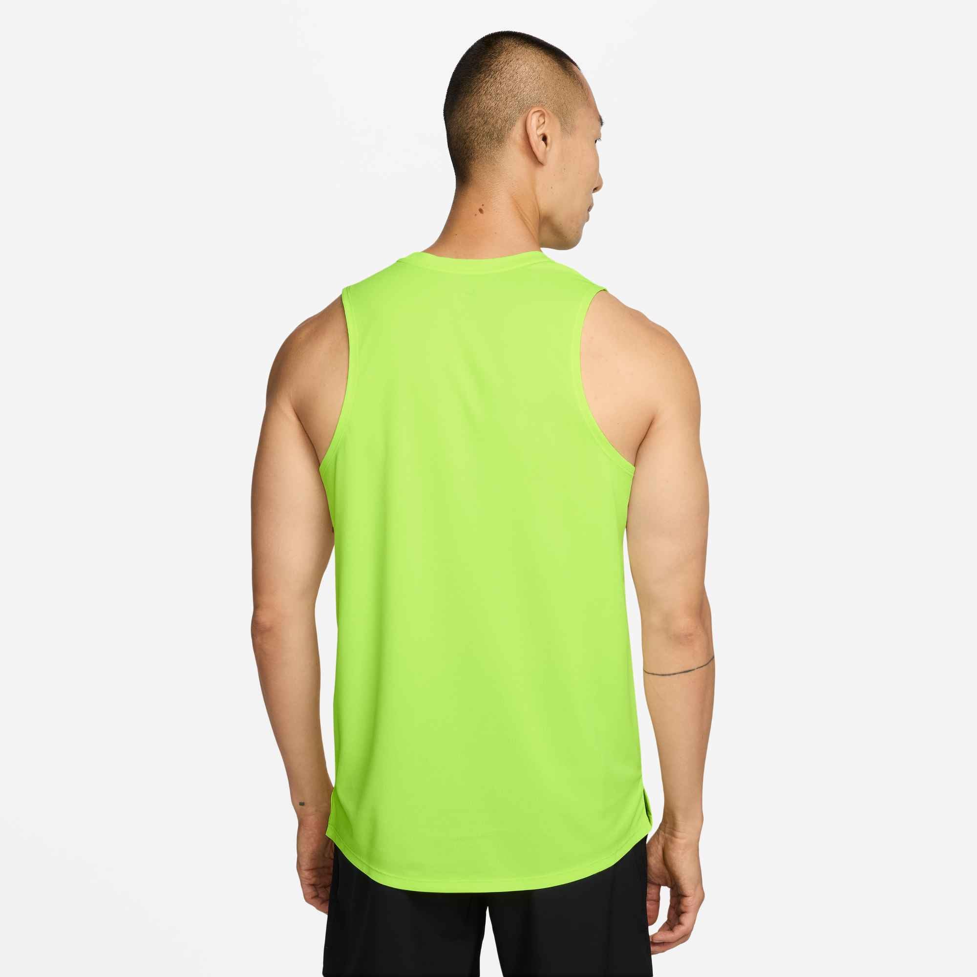 Nike Tanktop »Nike Miler Men's Dri-FIT Running Tank« mit reflektierenden Details, atmungsaktives Material