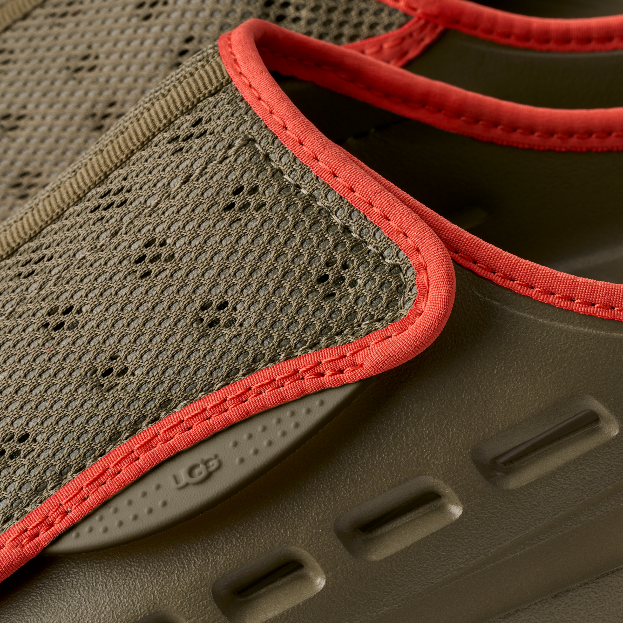 UGG Pantolette »PEAKMOD SLIDE«  Mule, Sabot mit Textil-Einfass