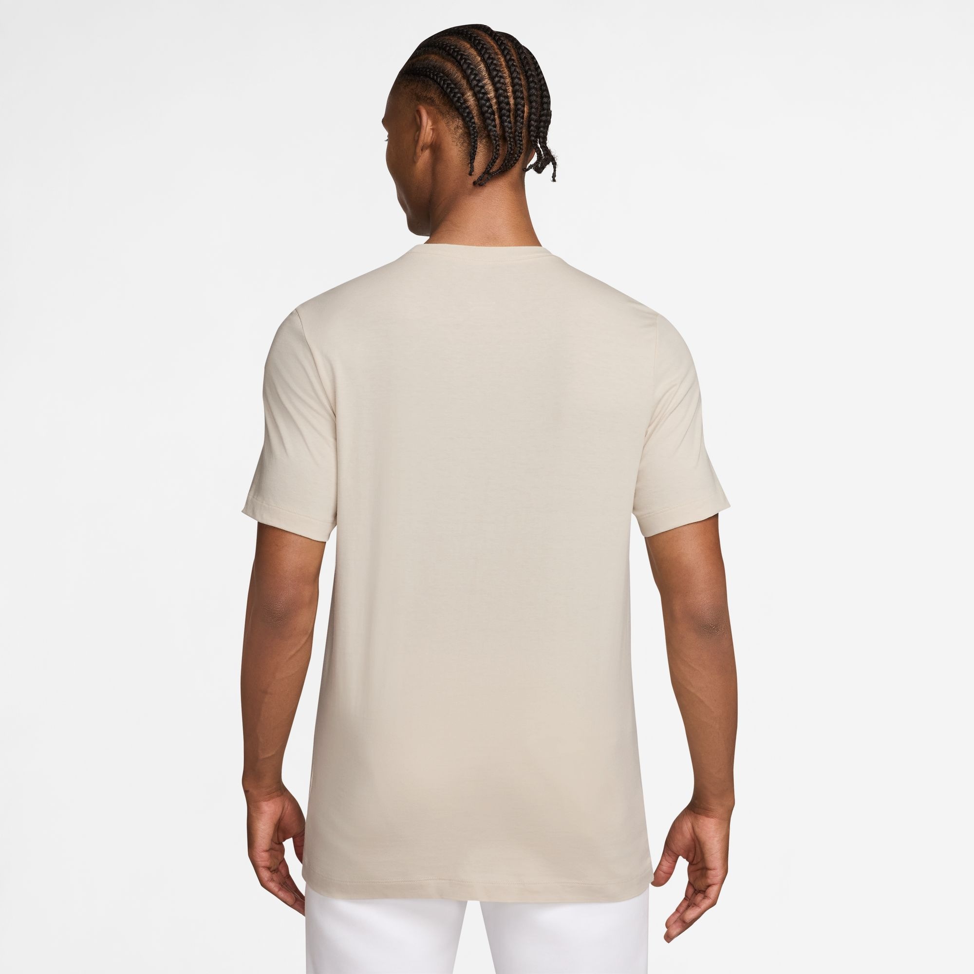 Nike Sportswear T-Shirt »M NSW CLUB TEE« mit Logostickerei auf der Brust, aus Jersey-Material, Regular Fit