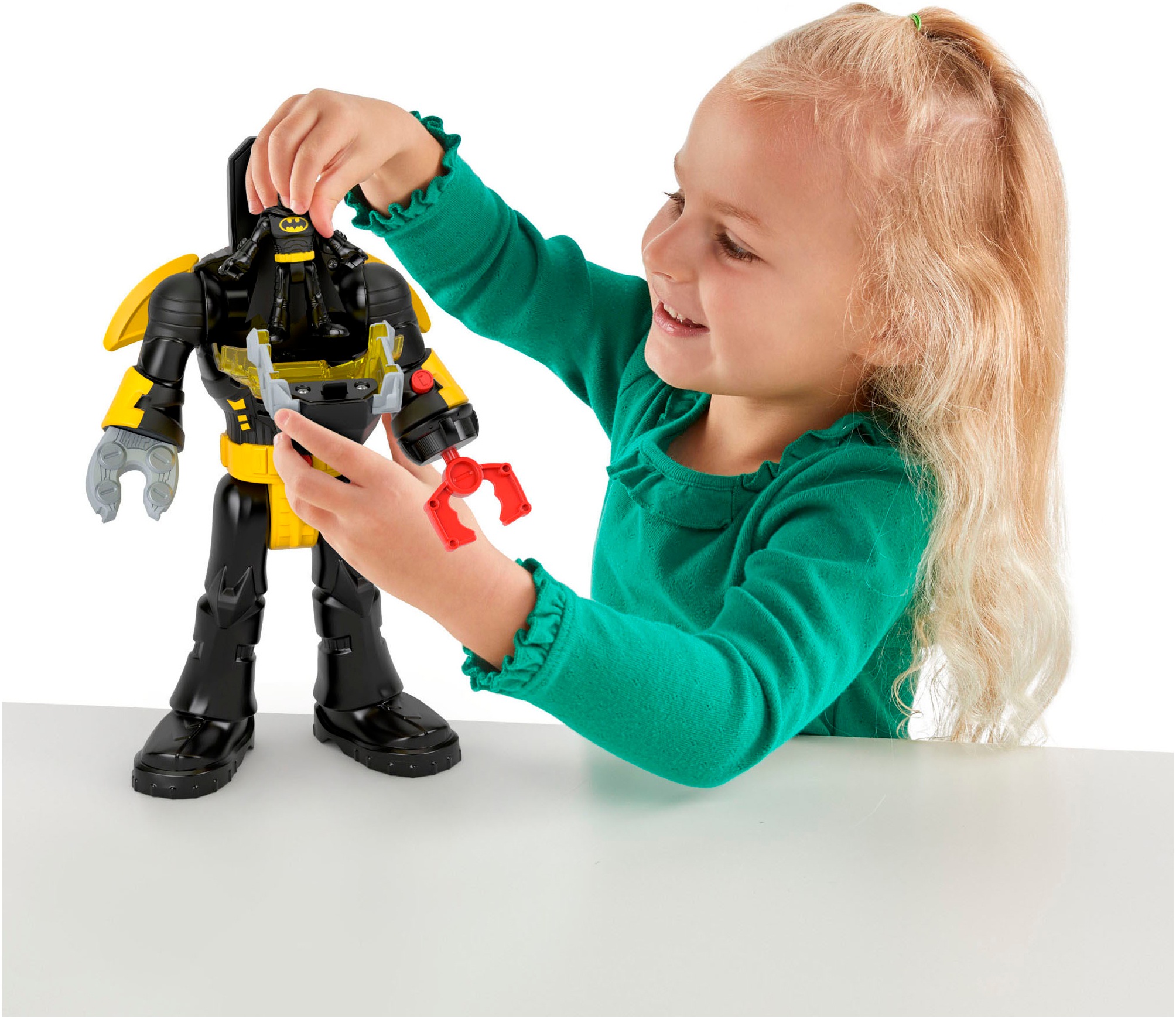 Mattel® Actionfigur »Imaginext DC Super Friends einsetzbarer Batman mit Exo-Anzug Roboter«, (6 tlg.), mit Licht und Sound sowie 4 Kampfzubehörteilen