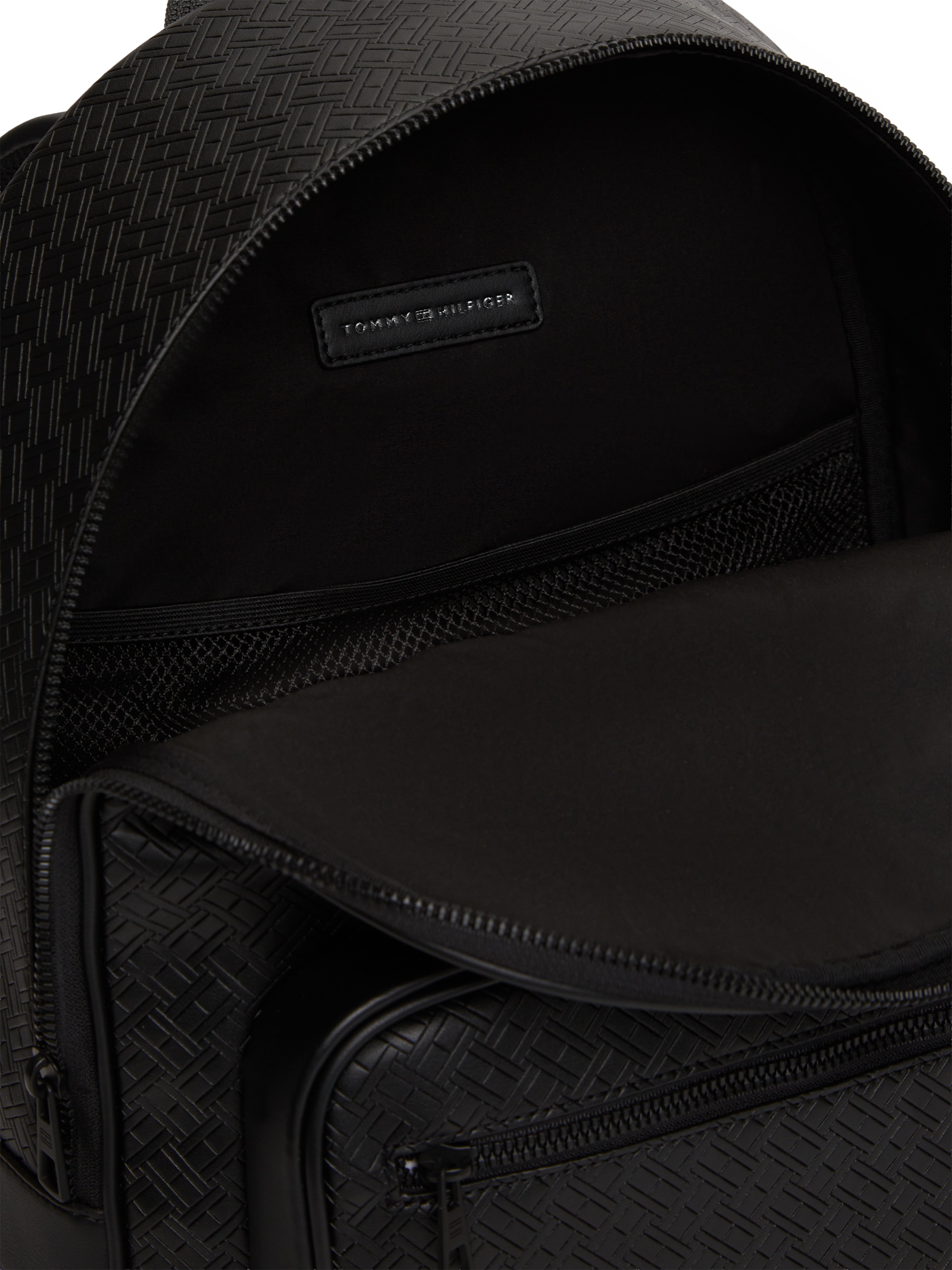 Tommy Hilfiger Rucksack »TH EMBOSSED FLAG BACKPACK« Unisex Freizeitrucksack, City Bag, verstellbare Schulterriemen