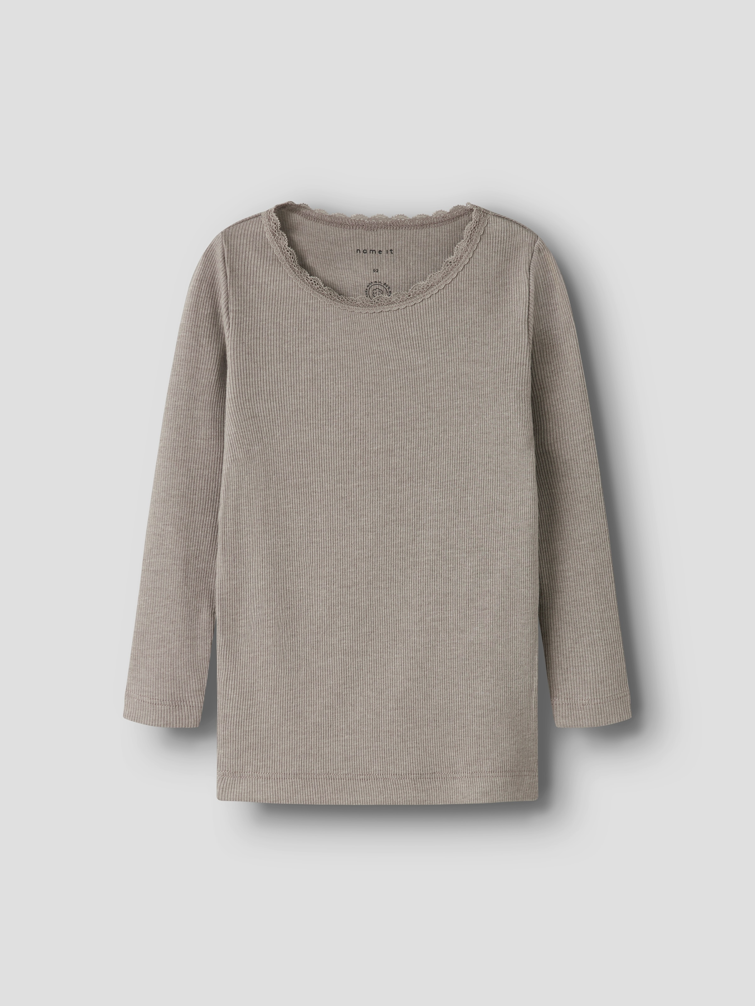 Name It Langarmshirt »NMFKAB LS TOP NOOS«, in Feinripp und mit süßer Spitzenkante am Ausschnitt