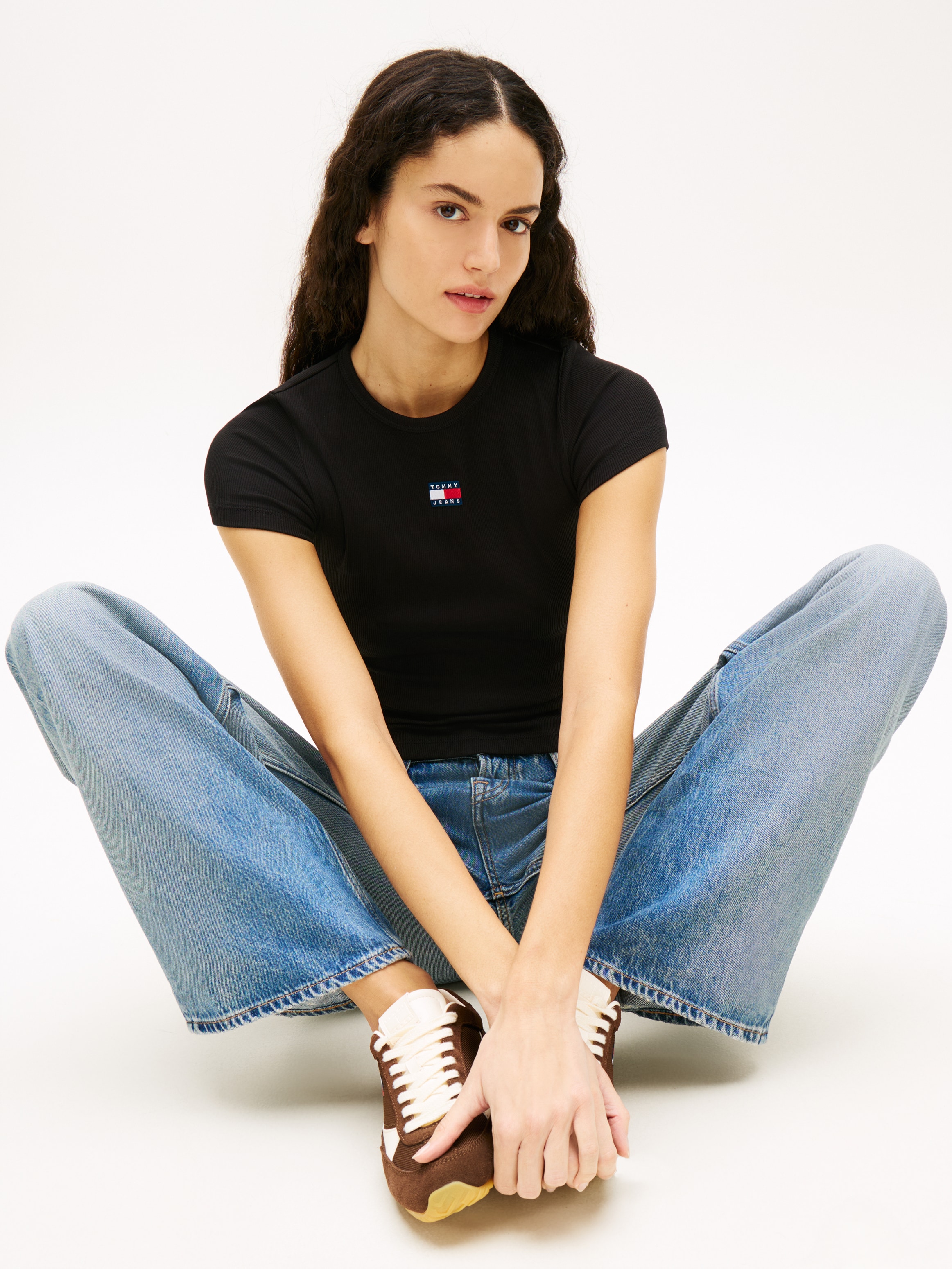 Tommy Jeans Kurzarmshirt »TJW SLIM BADGE RIB TEE« mit gerippter Struktur