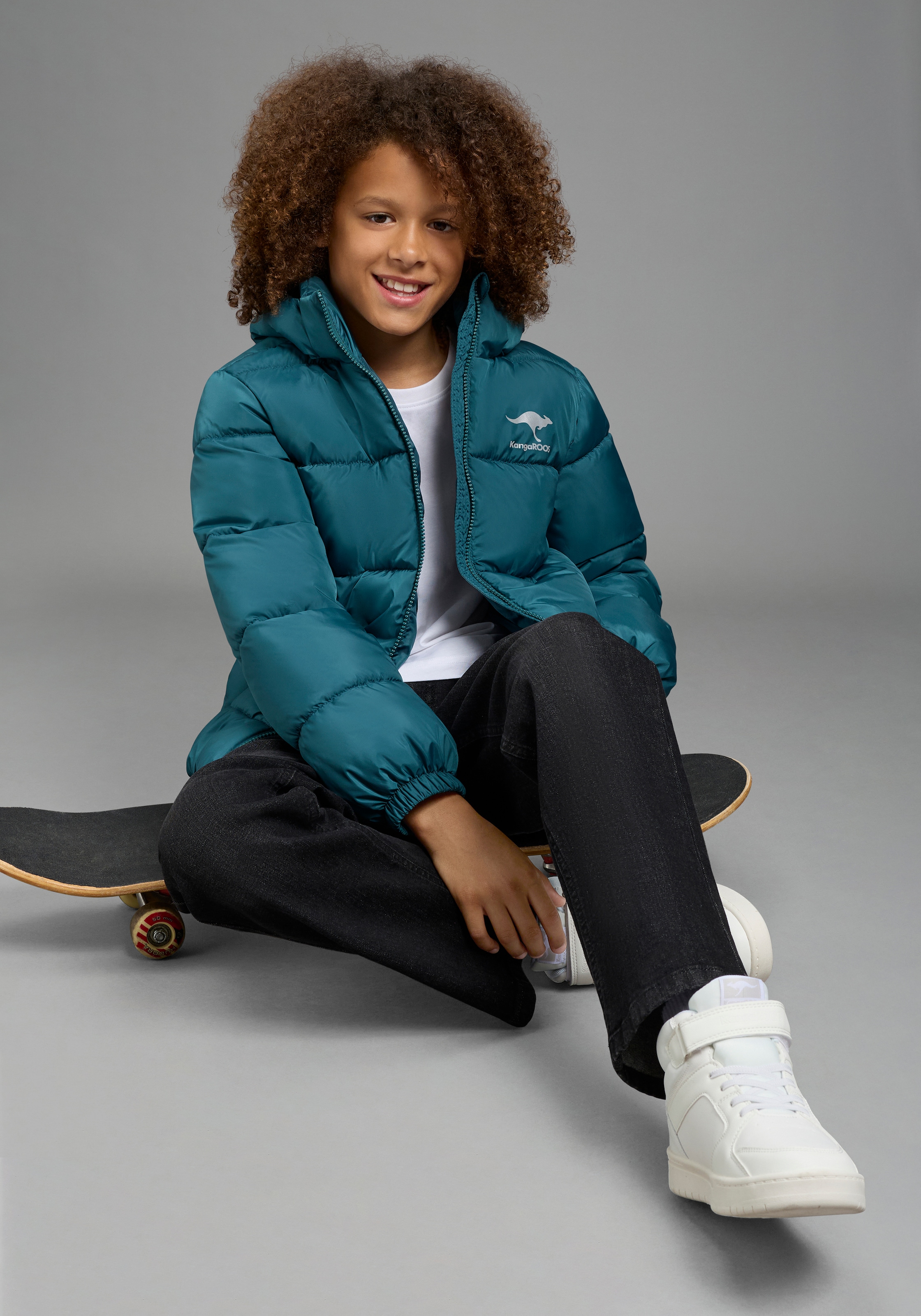 KangaROOS Winterjacke »warme Outdoor Steppjacke mit KangaROOS Print« mit Kapuze Winterwarme Jacke mit reflektierendem Logo-Print