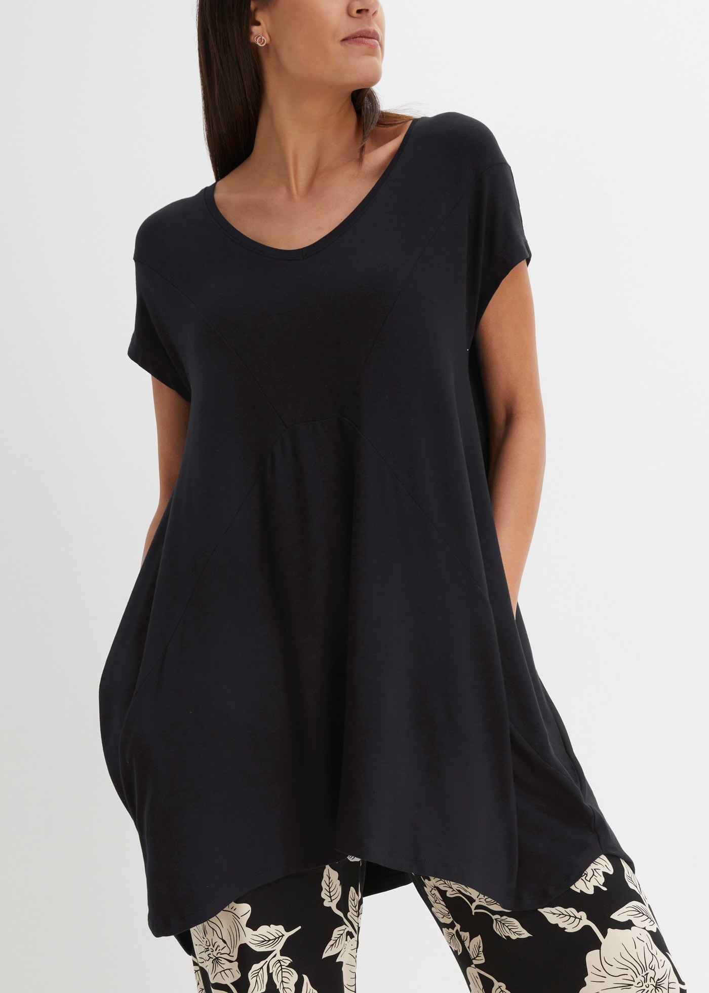 bonprix Longshirt A-Linie Passform, mit Eingrifftaschen, tiefer Rundhalsausschnitt