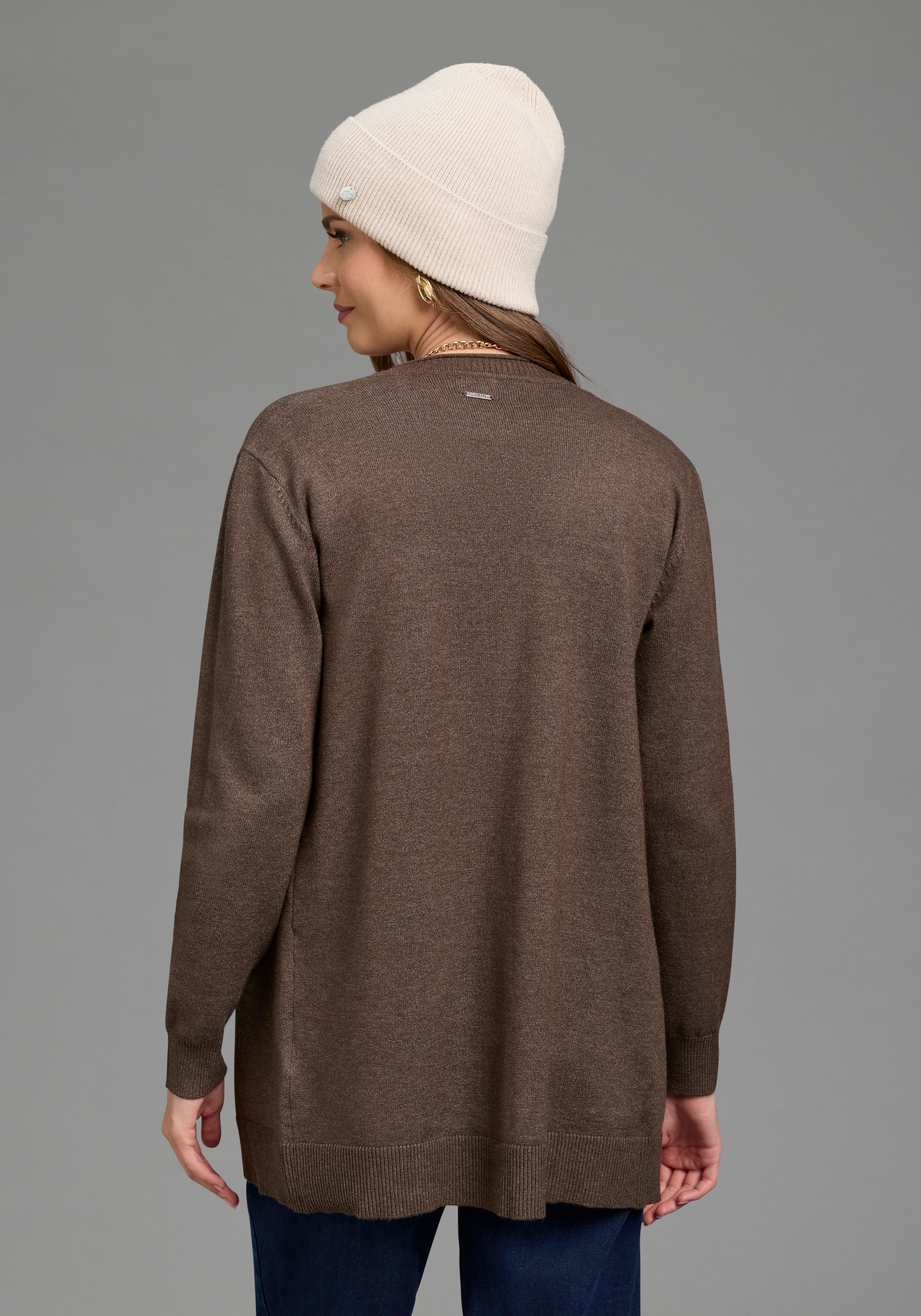 Laura Scott Strickjacke »mit figurumspielender Passform« mit Struktur-Details, aus weicher Viskosemischung
